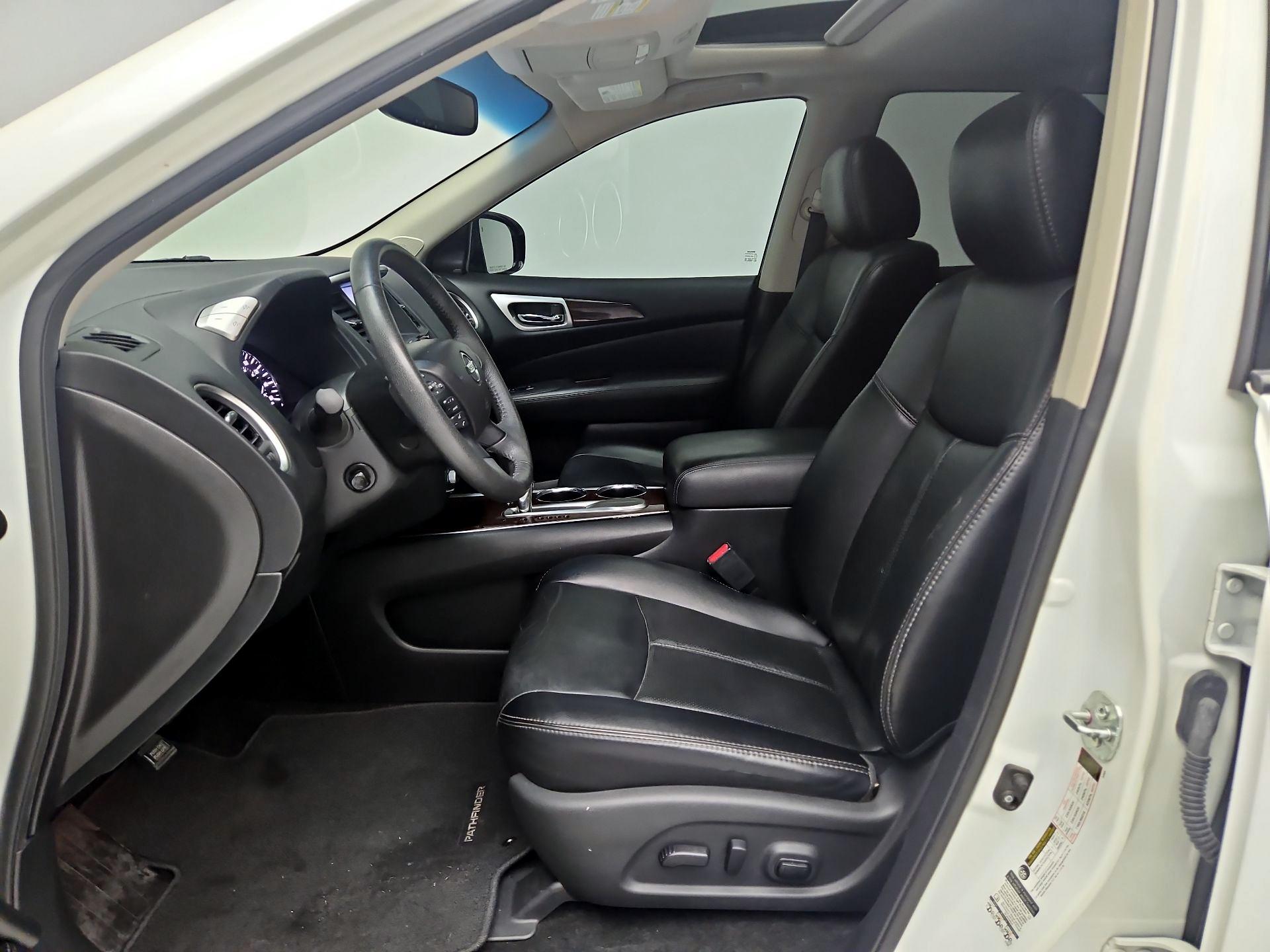 Thumbnail: 2015 Nissan Pathfinder - 9