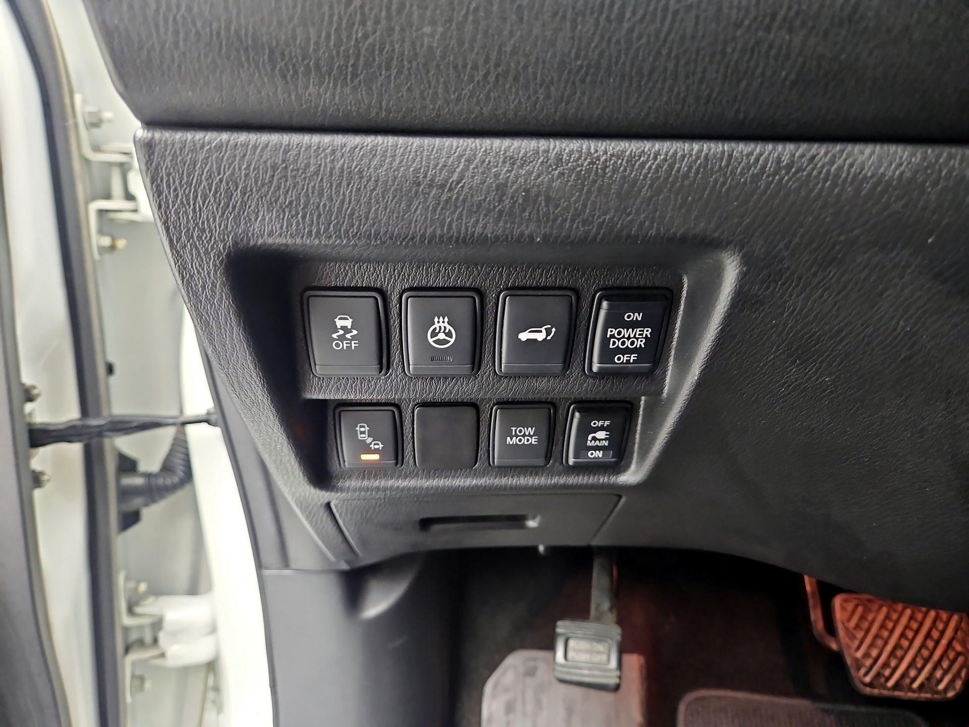 Thumbnail: 2015 Nissan Pathfinder - 11