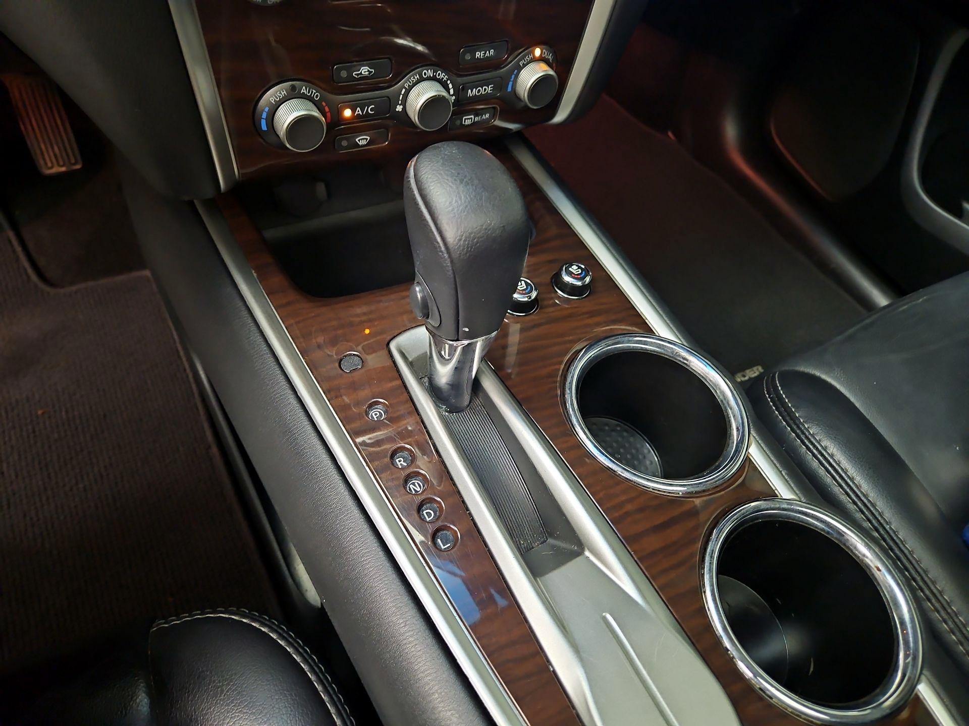 Thumbnail: 2015 Nissan Pathfinder - 16