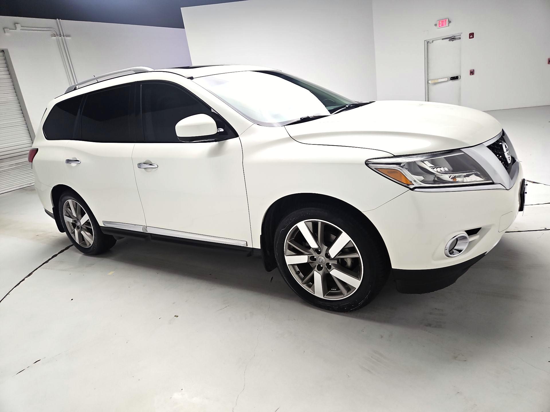 Thumbnail: 2015 Nissan Pathfinder - 4