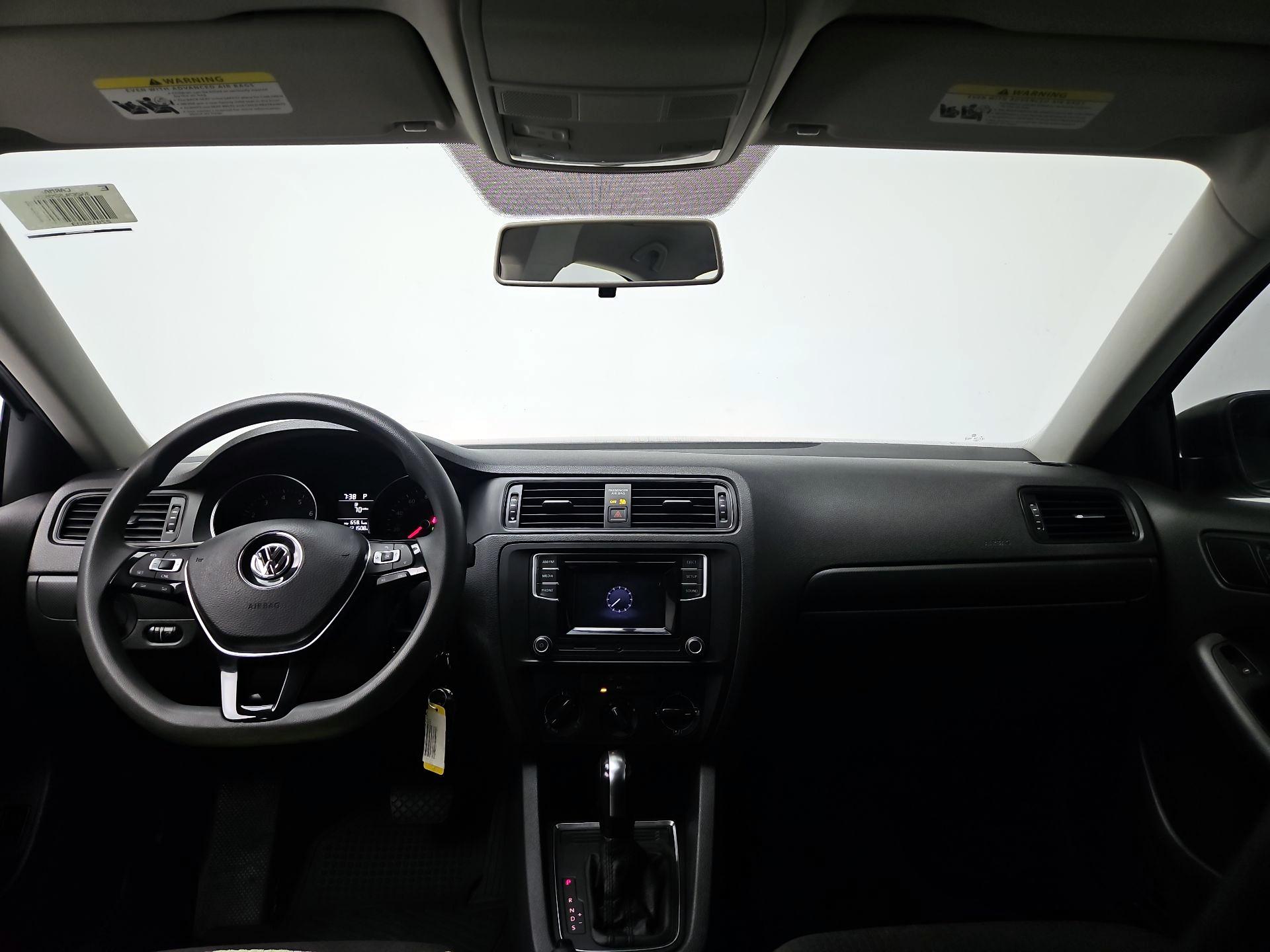 Thumbnail: 2016 Volkswagen Jetta - 9