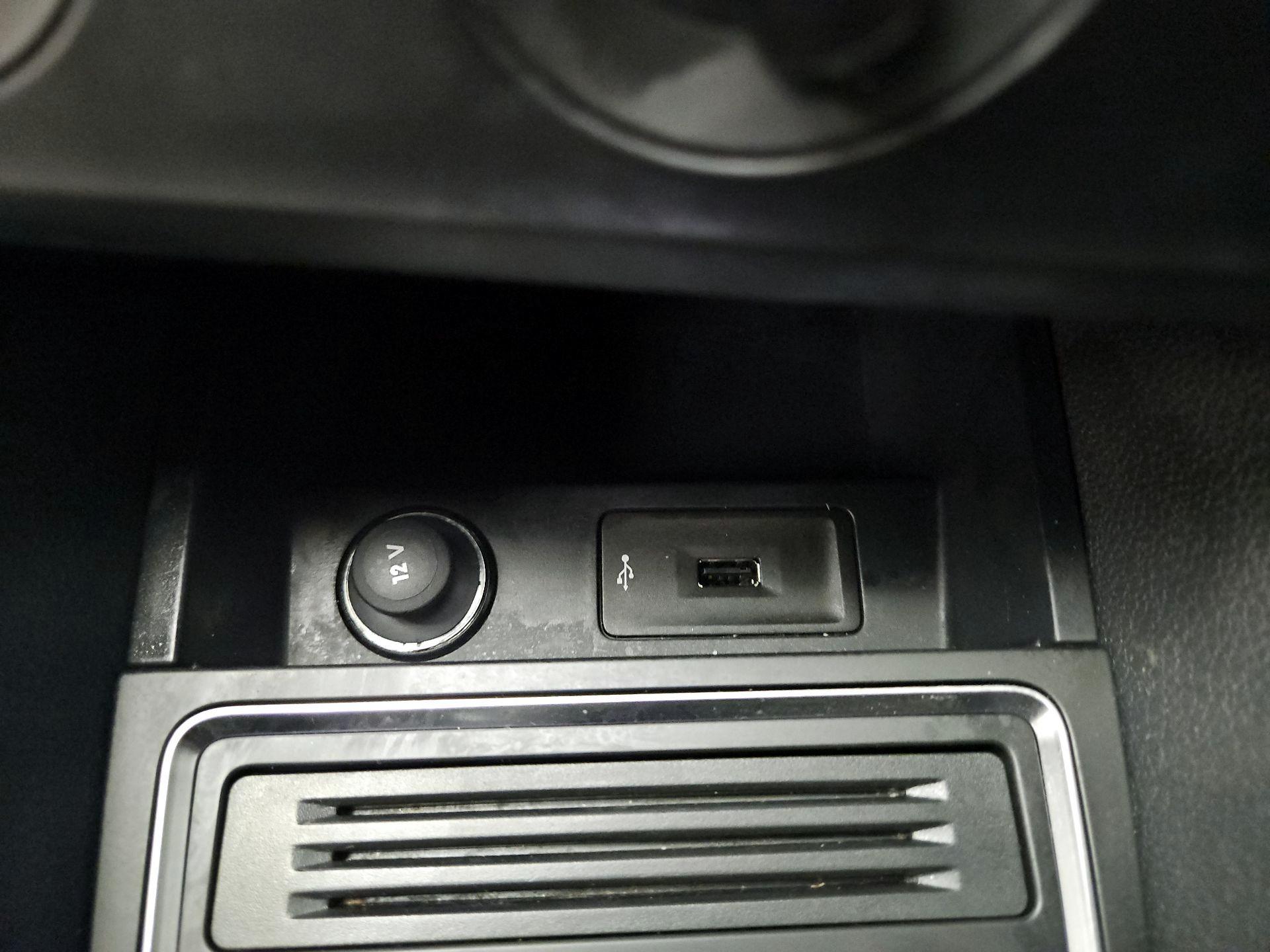 Thumbnail: 2016 Volkswagen Jetta - 17
