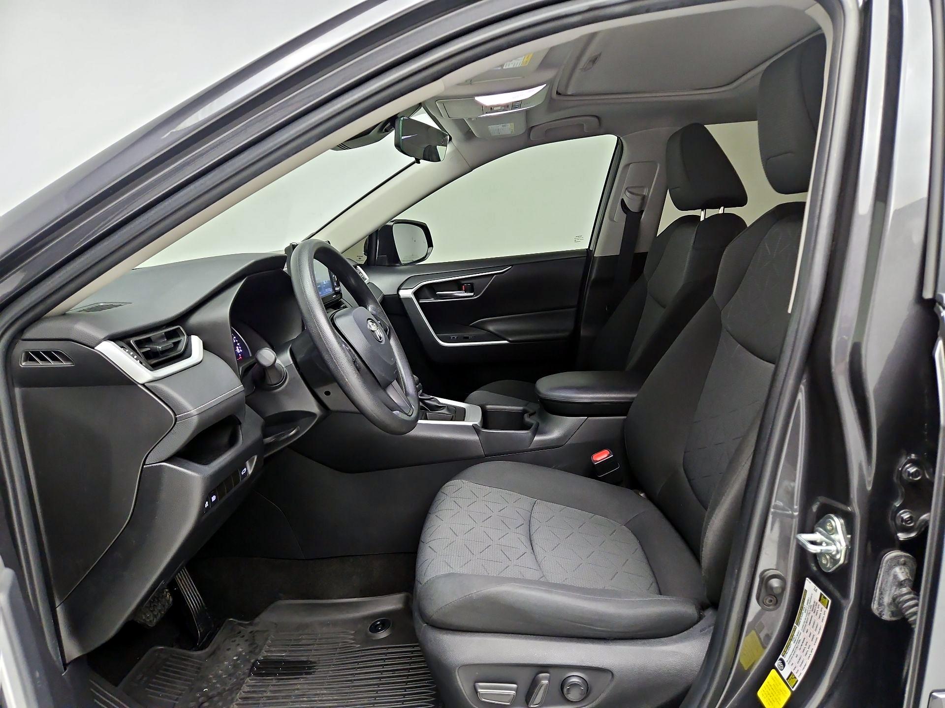 Thumbnail: 2022 Toyota RAV4 - 11