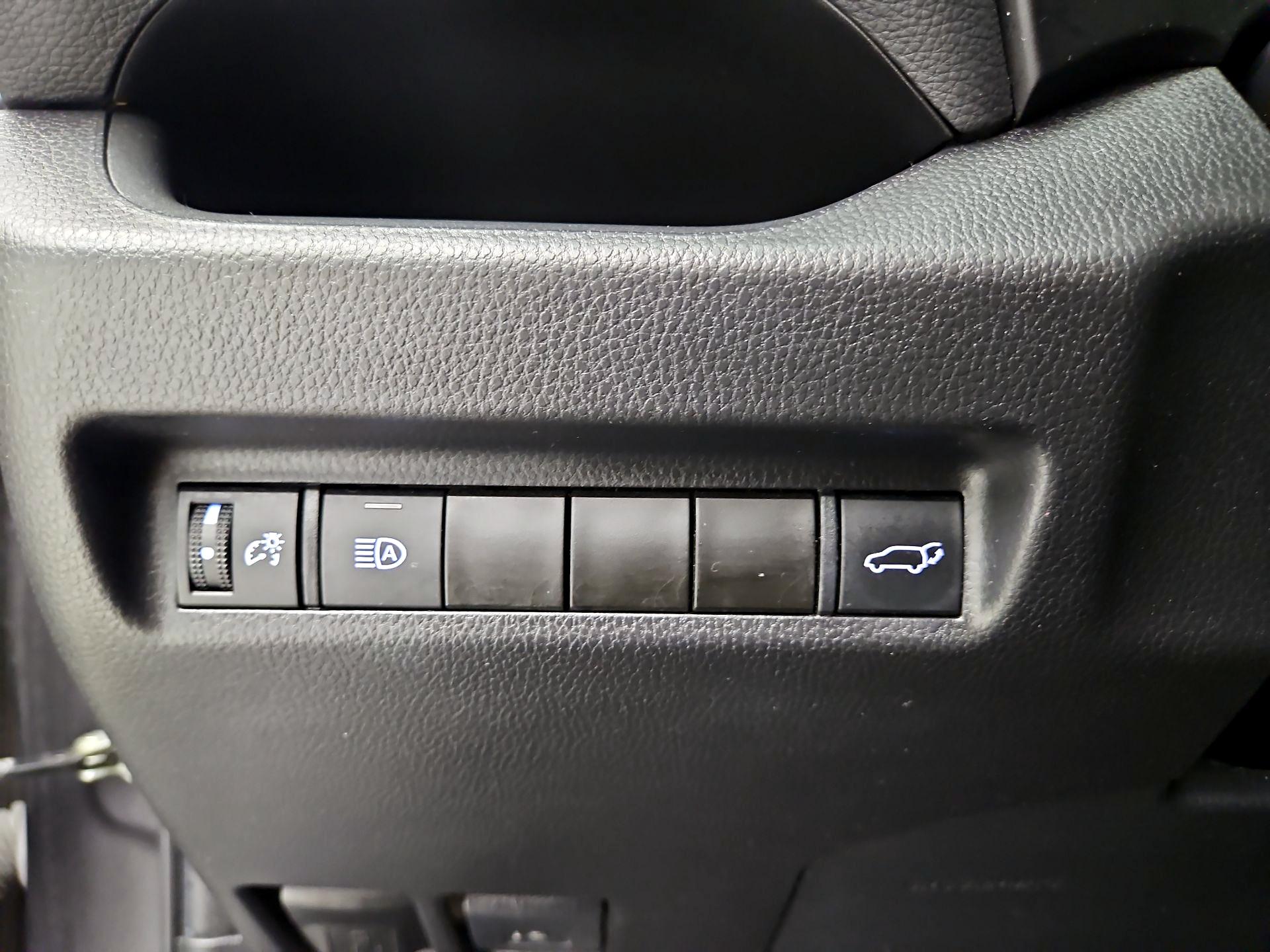 Thumbnail: 2022 Toyota RAV4 - 13