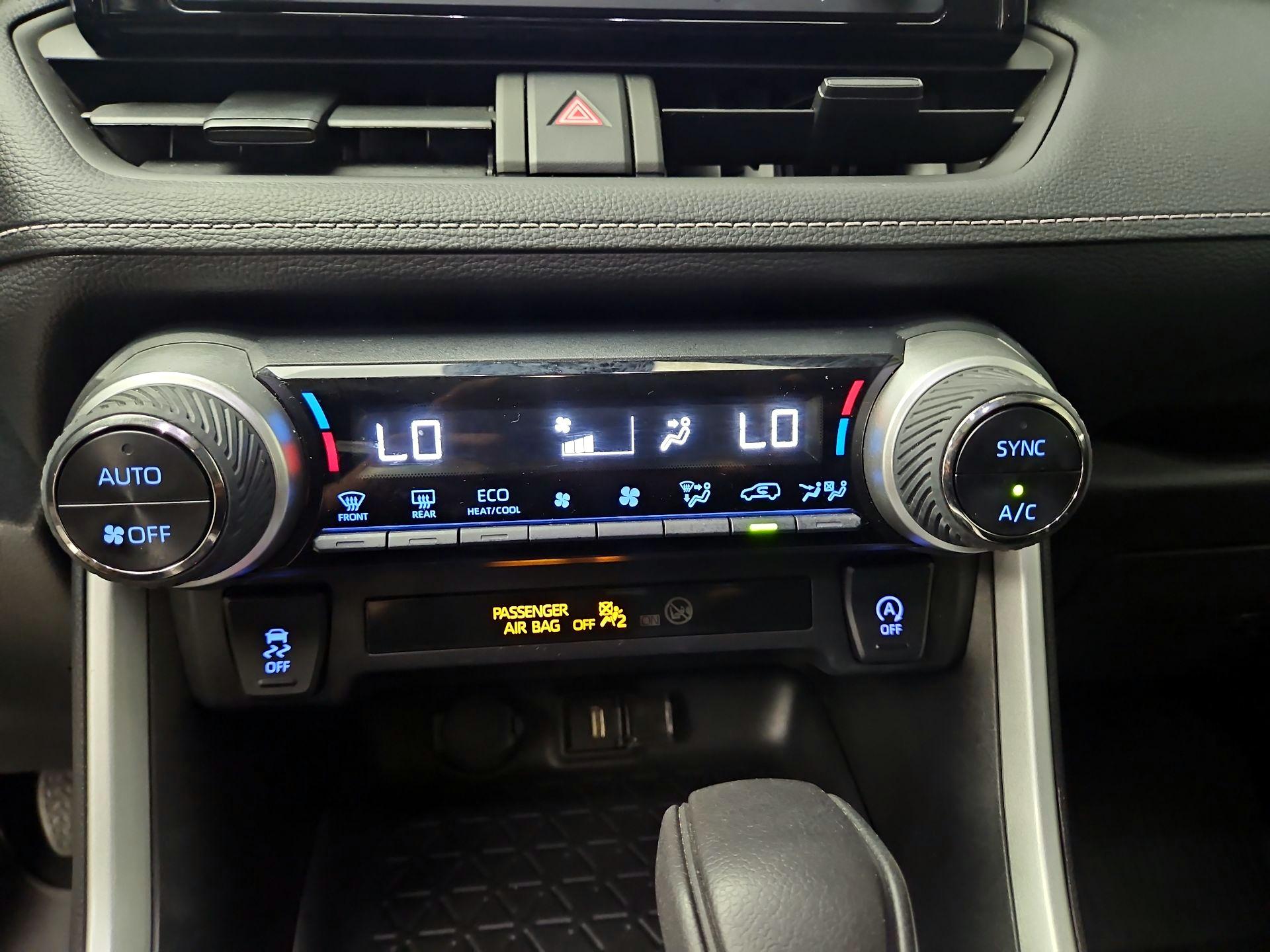 Thumbnail: 2022 Toyota RAV4 - 16