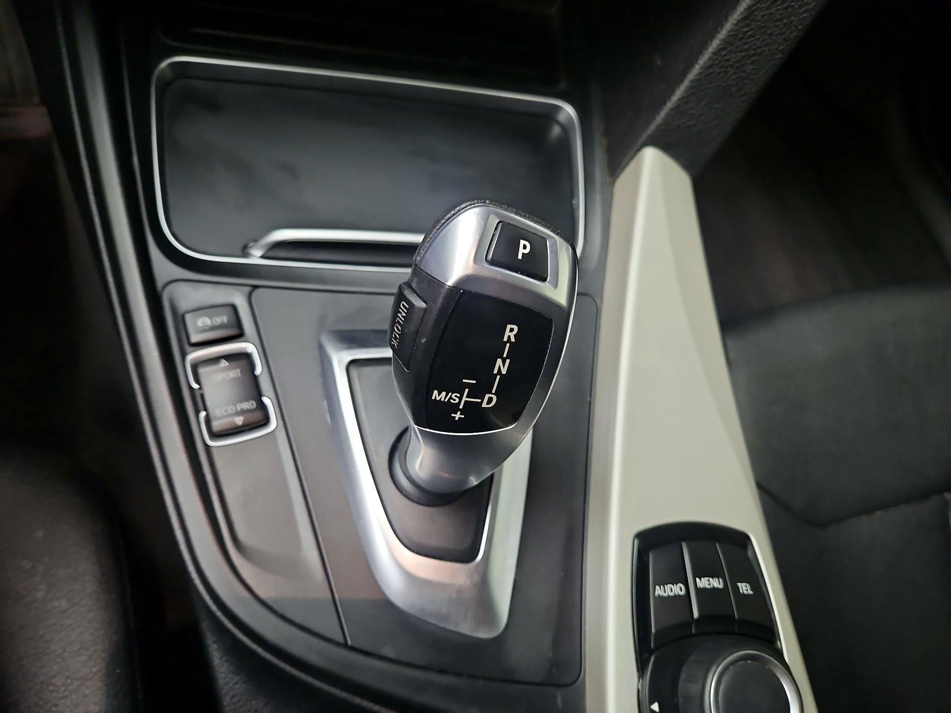 Thumbnail: 2016 BMW 3 Series - 14