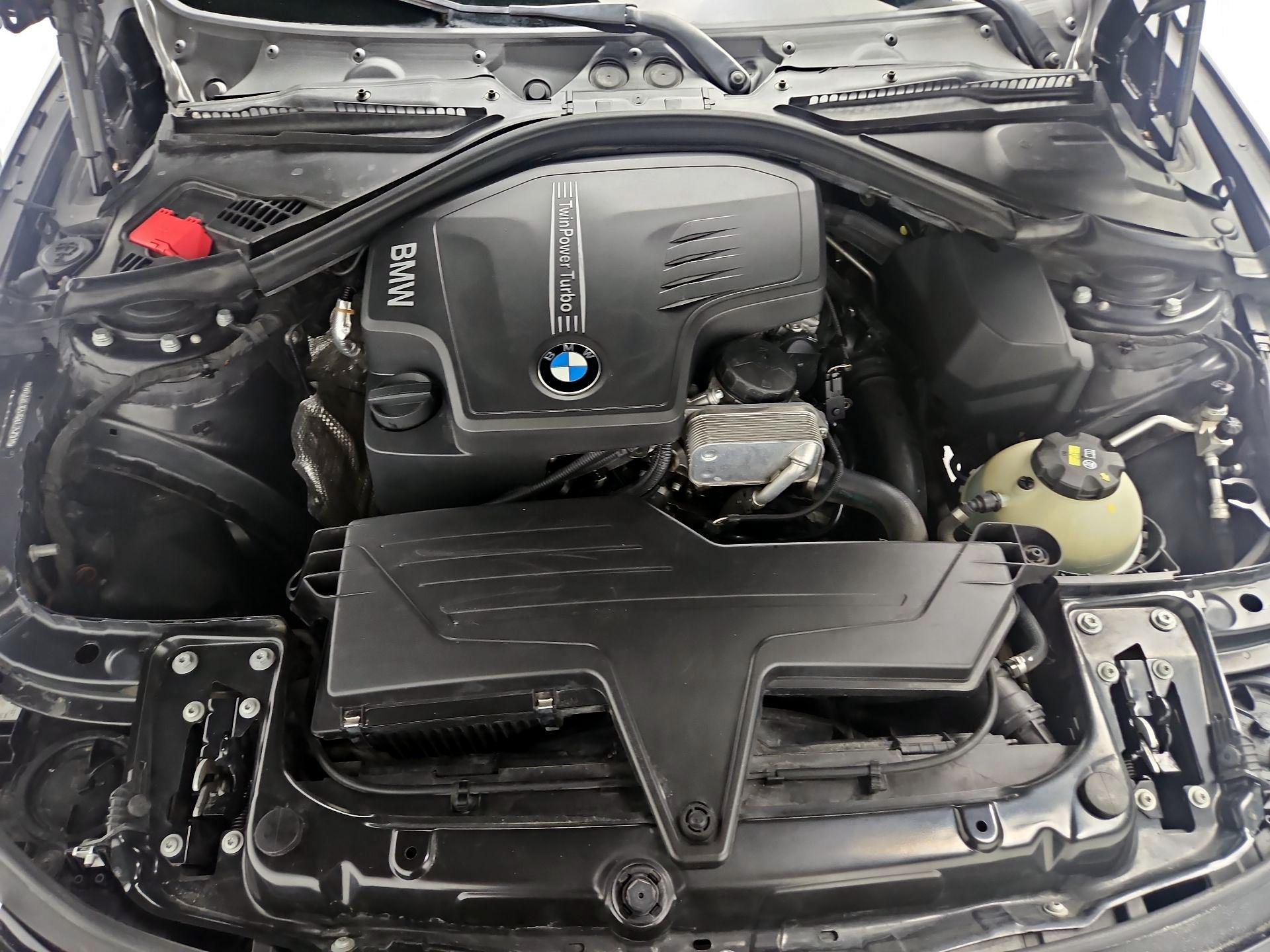 Thumbnail: 2016 BMW 3 Series - 18