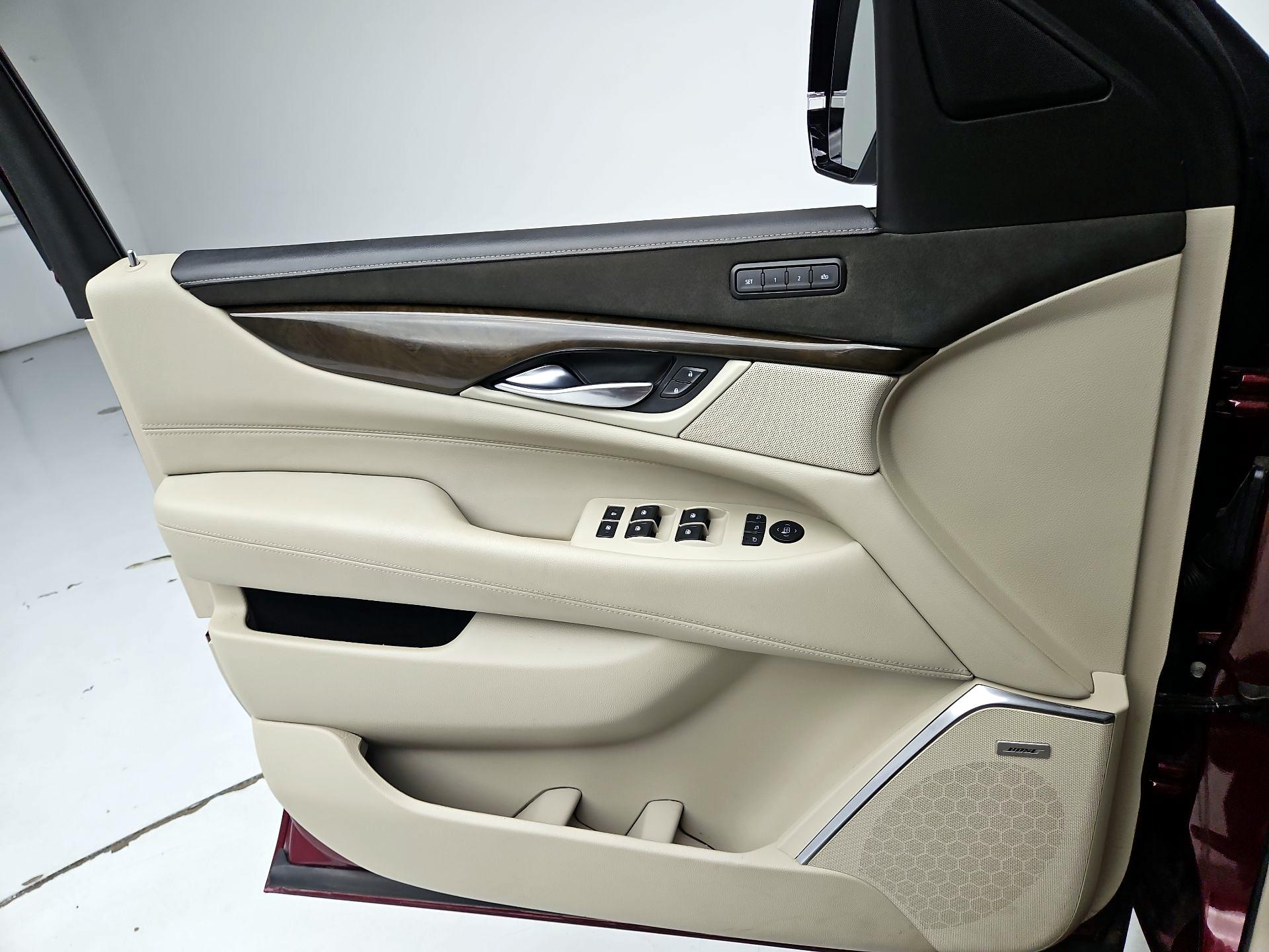 Thumbnail: 2019 Cadillac Escalade - 12