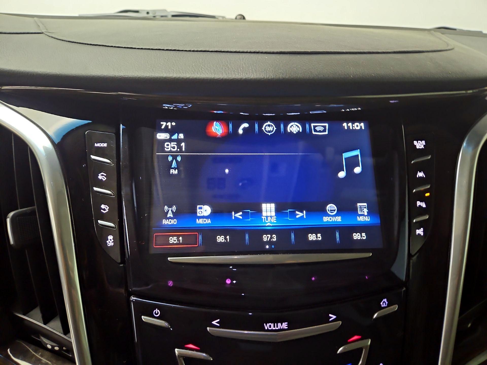 Thumbnail: 2019 Cadillac Escalade - 16
