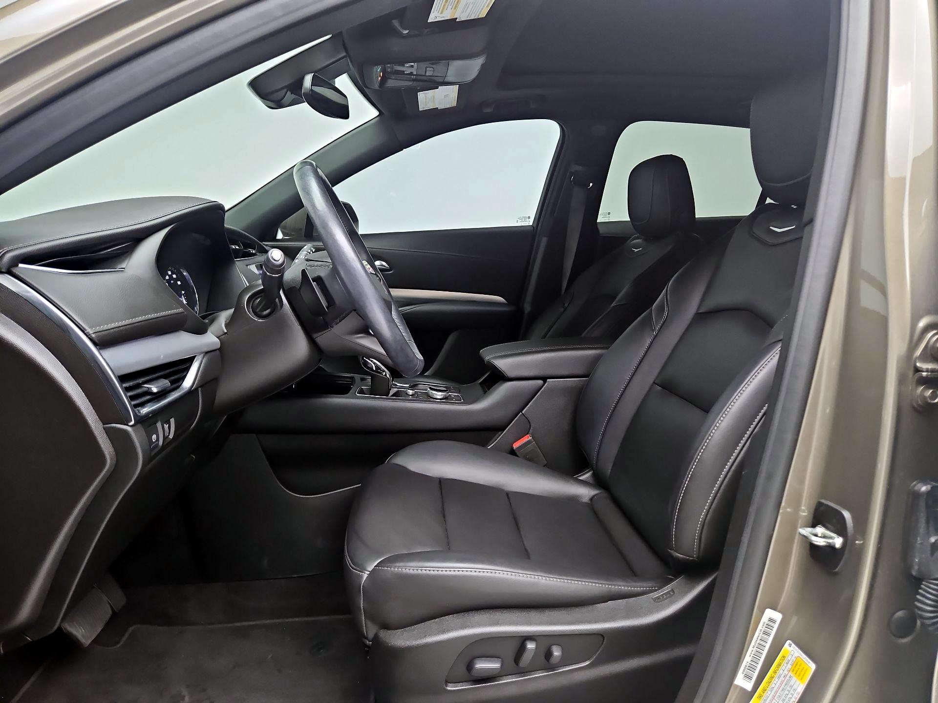Thumbnail: 2020 Cadillac XT4 - 9