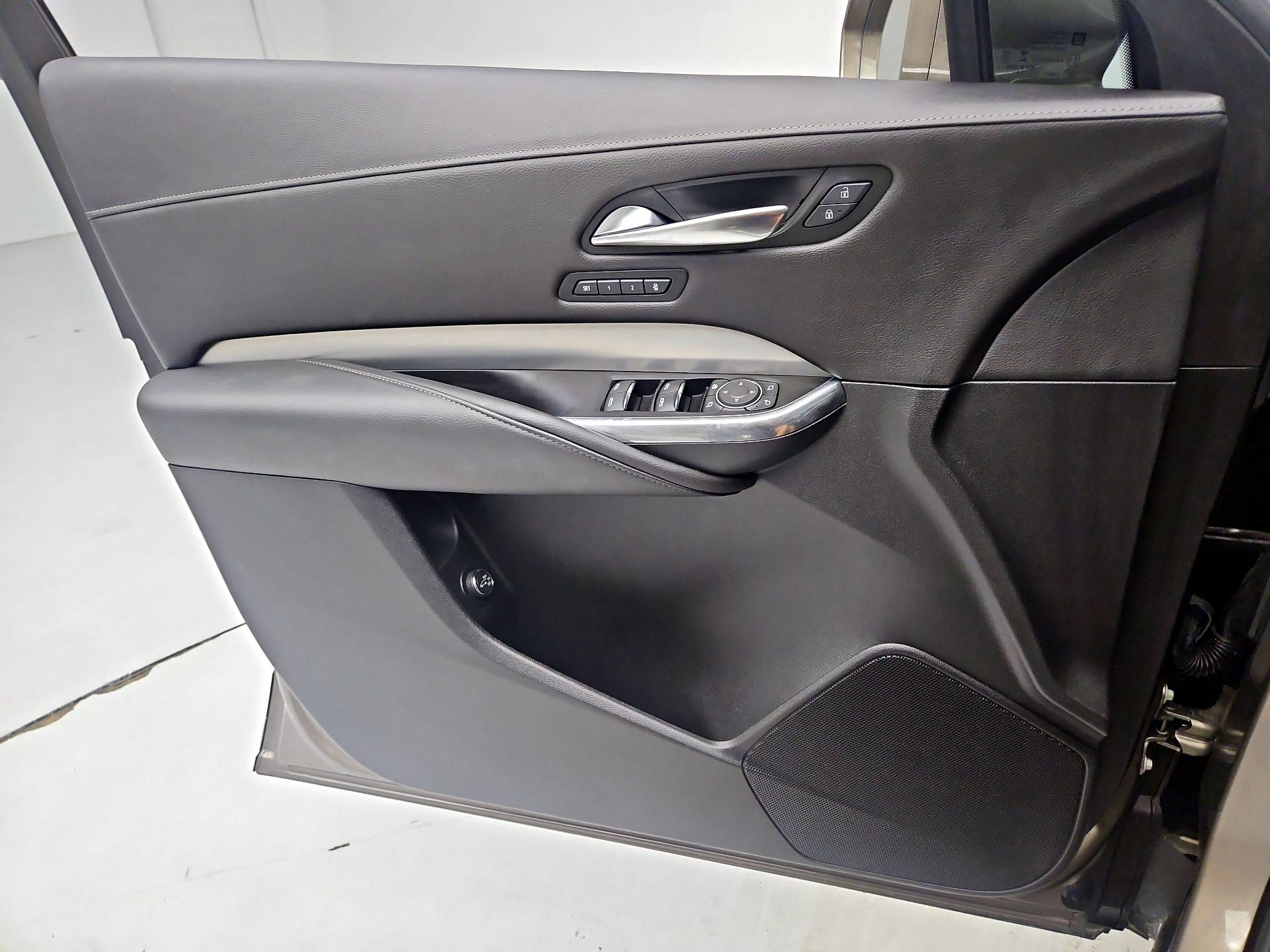 Thumbnail: 2020 Cadillac XT4 - 10