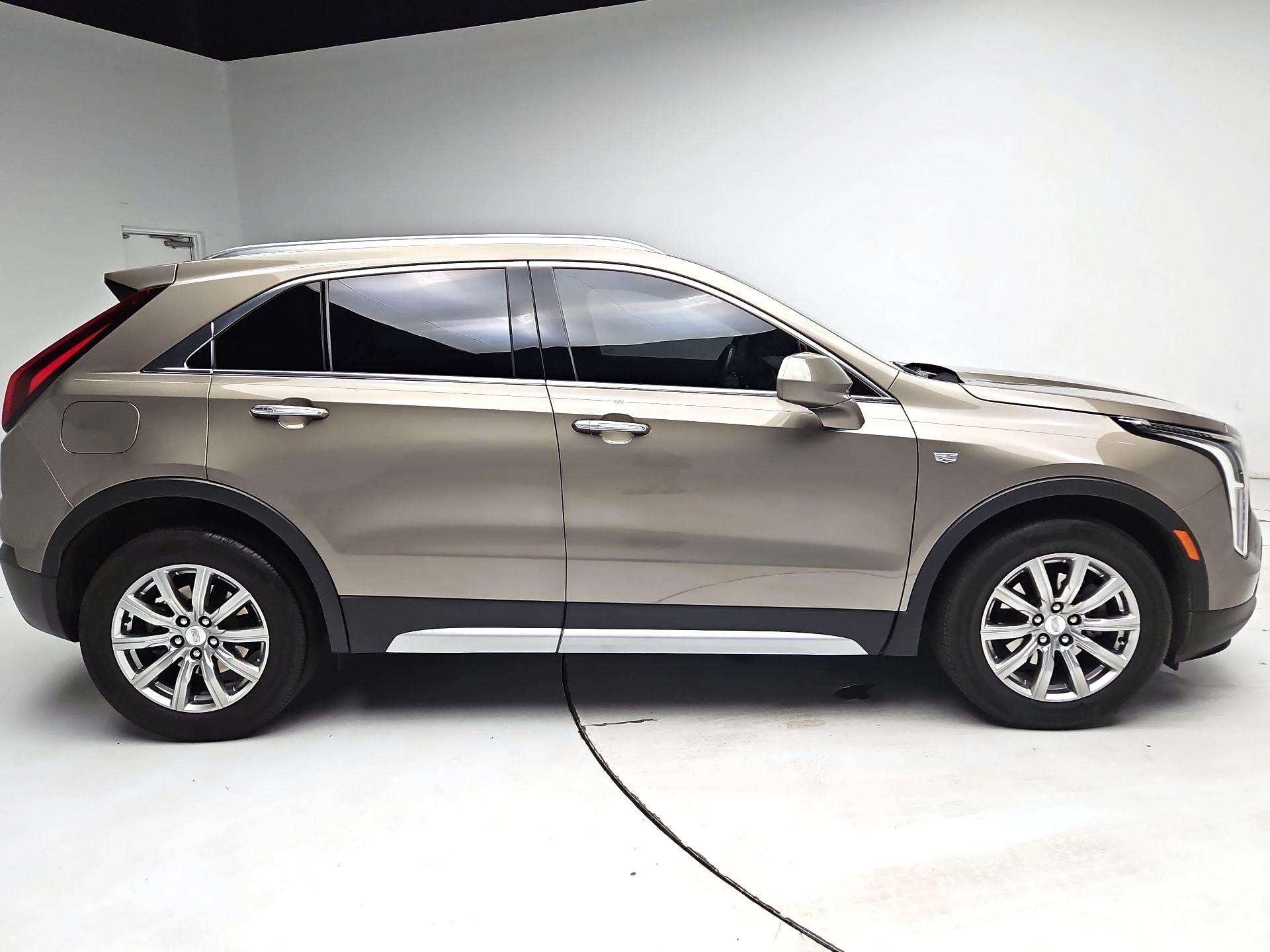 Thumbnail: 2020 Cadillac XT4 - 4