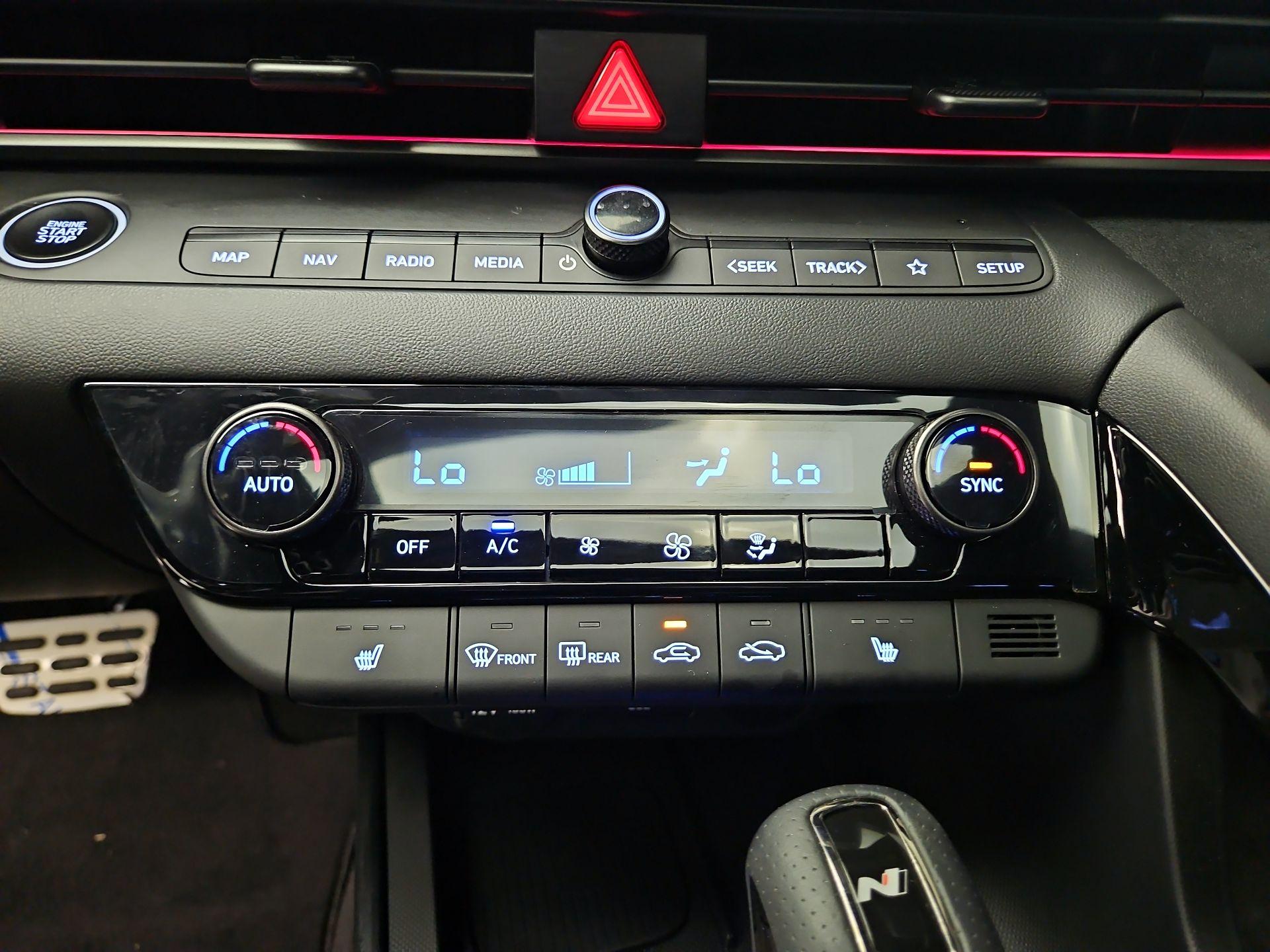 Thumbnail: 2025 Hyundai Elantra - 17