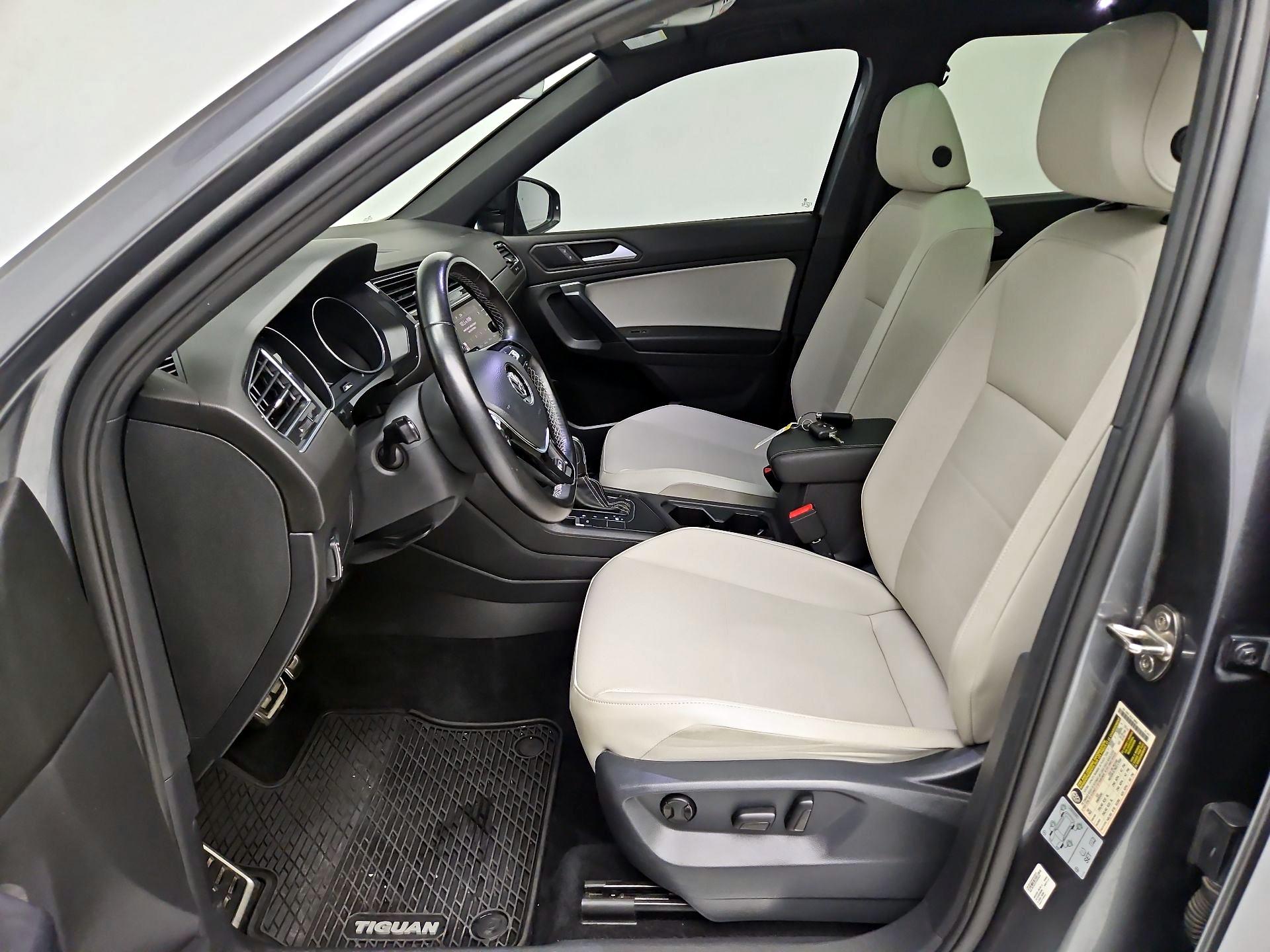 Thumbnail: 2021 Volkswagen Tiguan - 11