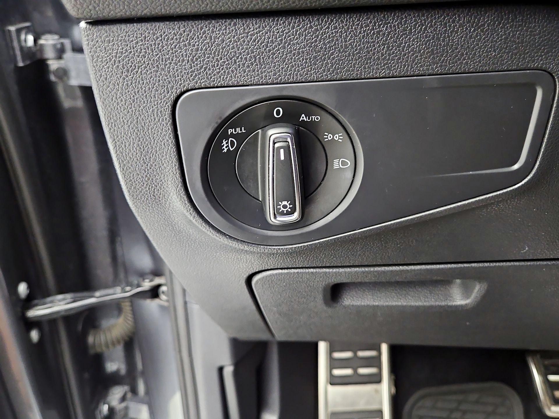 Thumbnail: 2021 Volkswagen Tiguan - 13