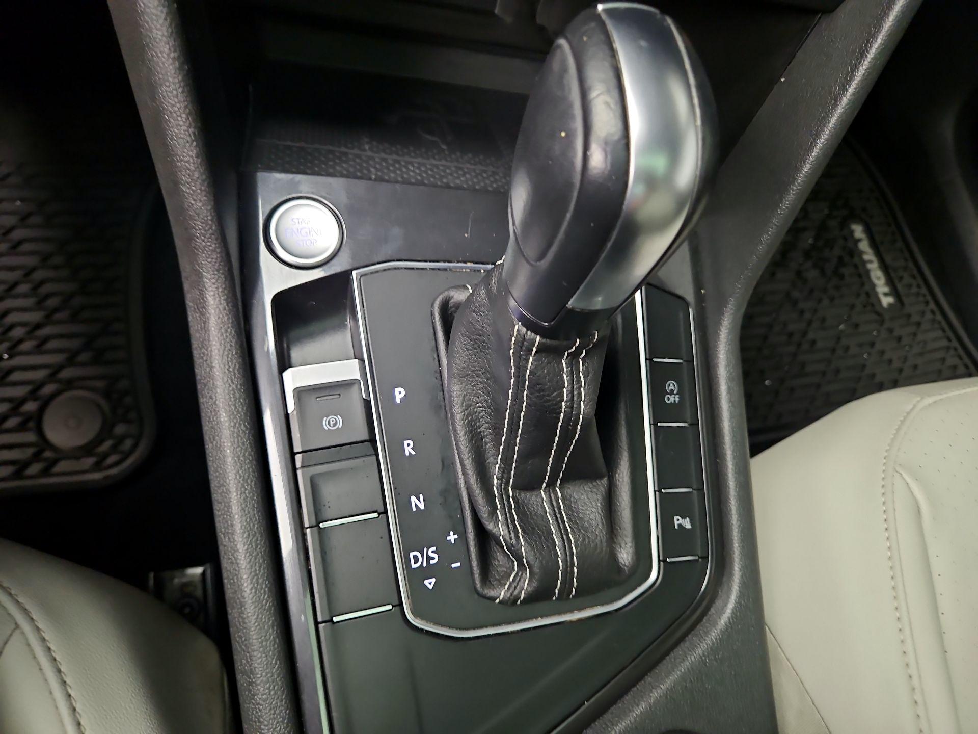 Thumbnail: 2021 Volkswagen Tiguan - 17