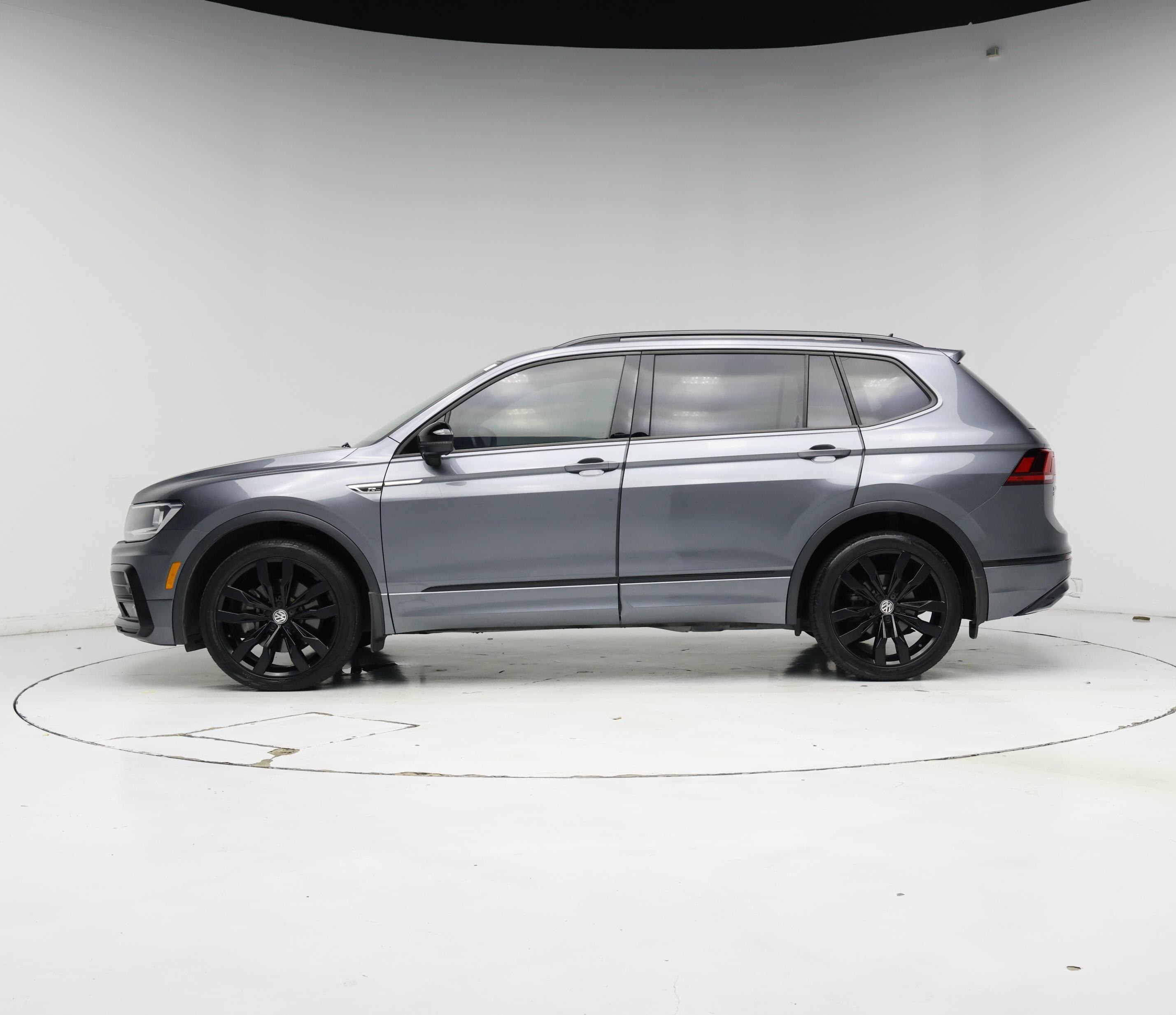 Thumbnail: 2021 Volkswagen Tiguan - 3