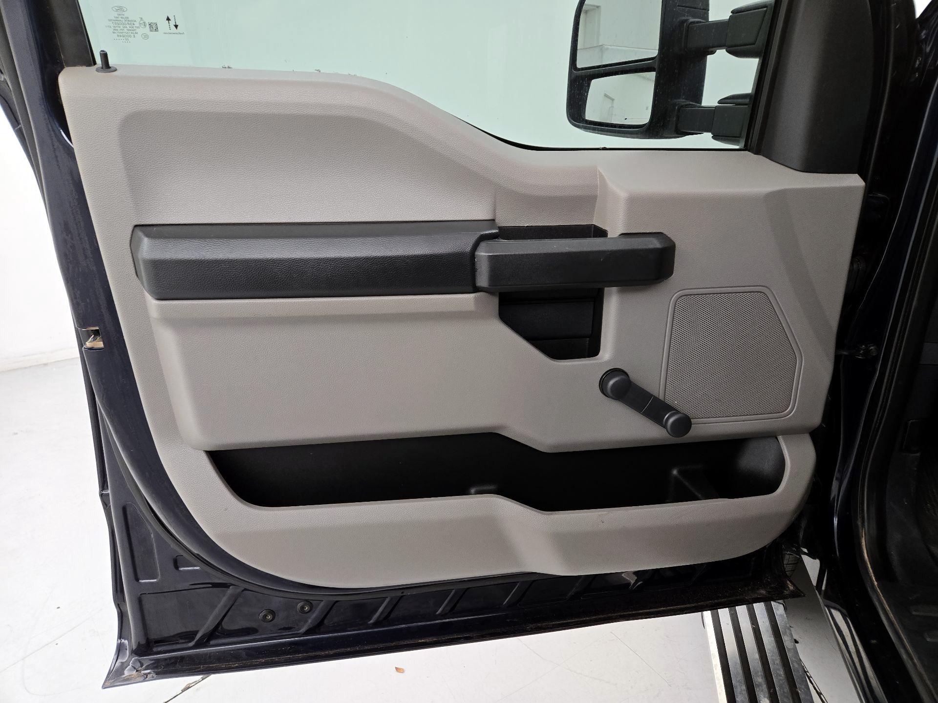 Thumbnail: 2022 Ford F-350 - 10