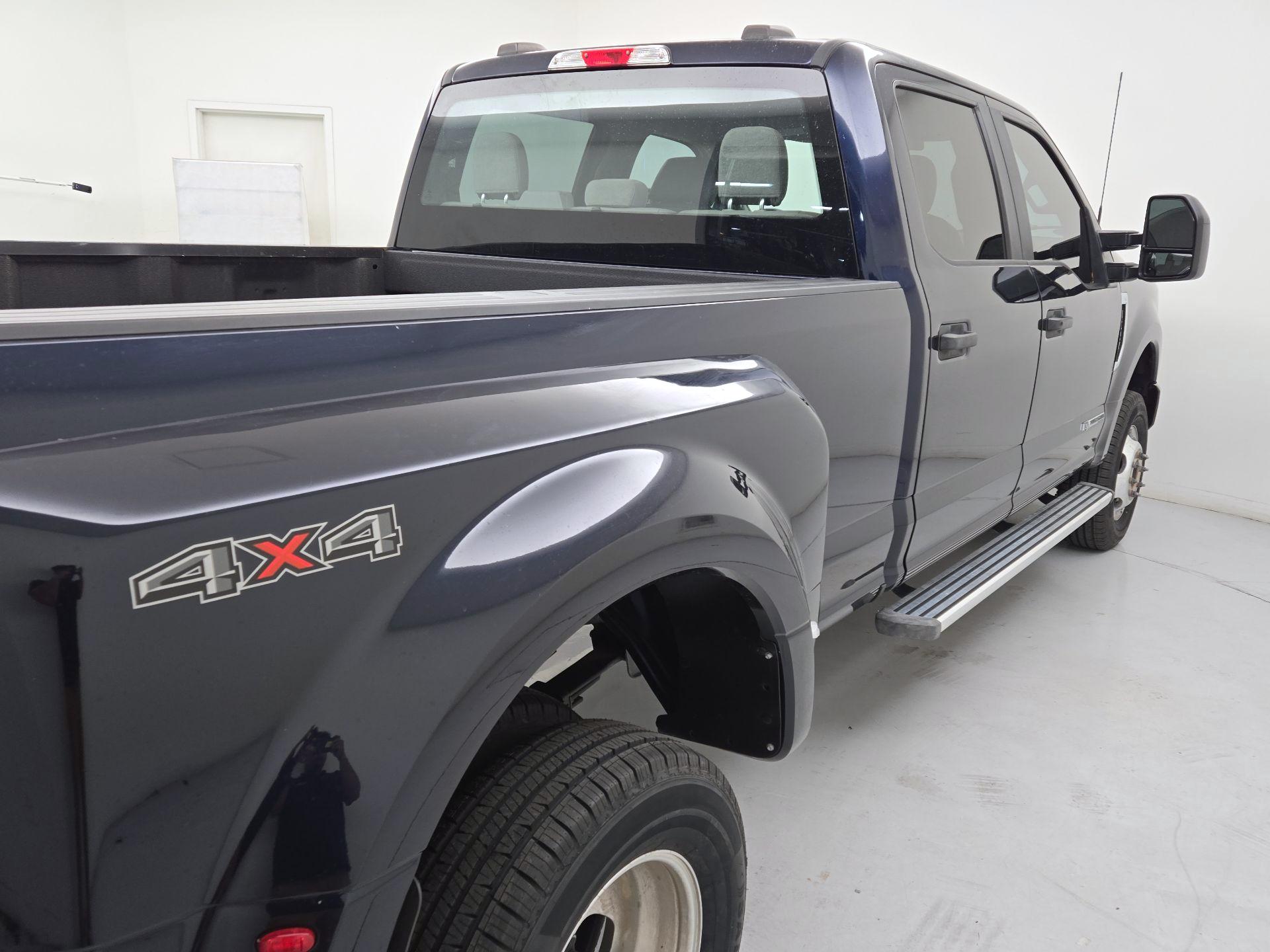 Thumbnail: 2022 Ford F-350 - 5