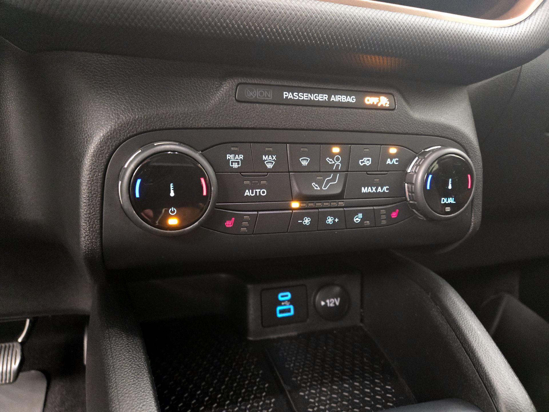 Thumbnail: 2022 Ford Bronco Sport - 14