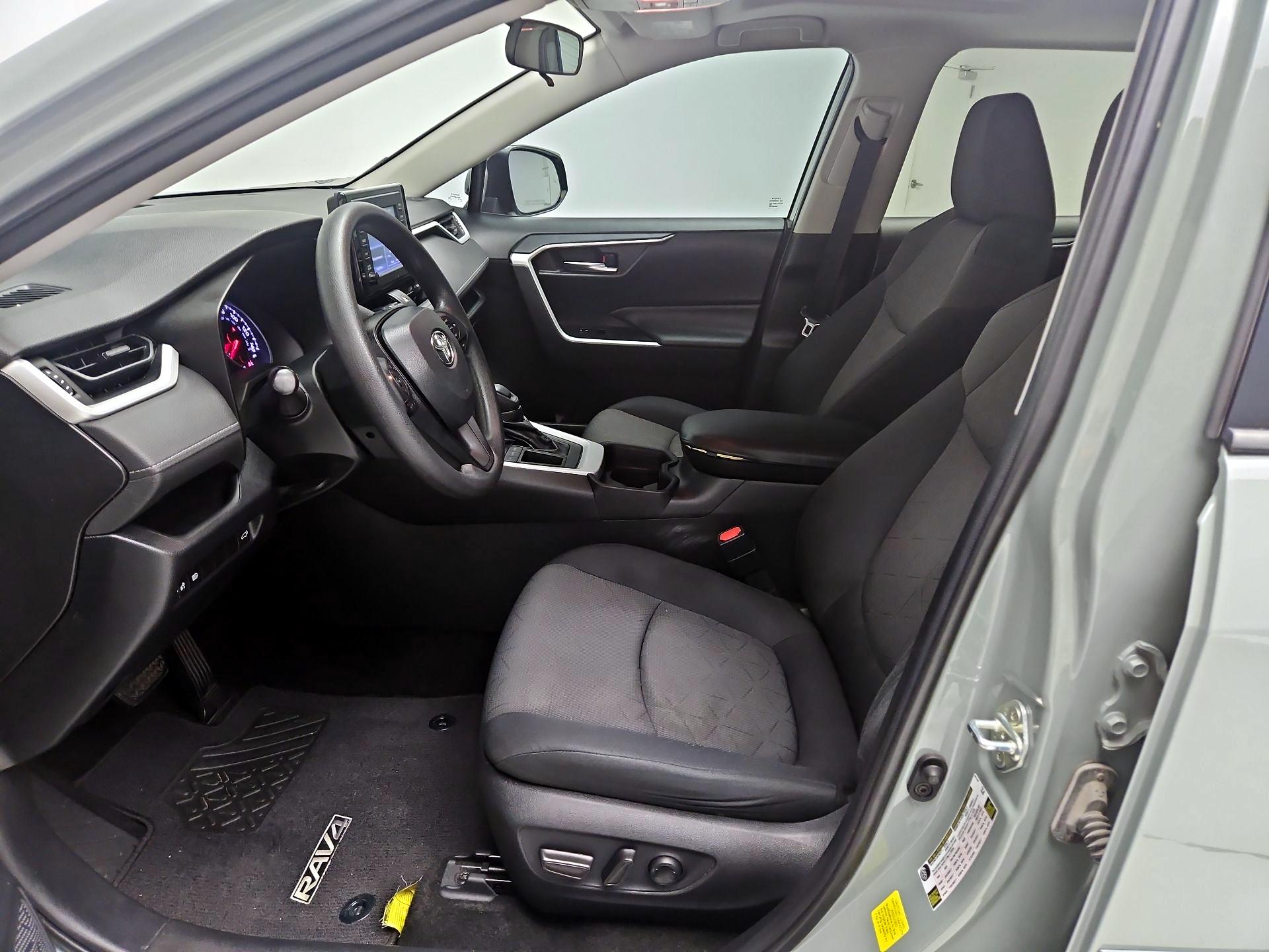 Thumbnail: 2019 Toyota RAV4 - 11