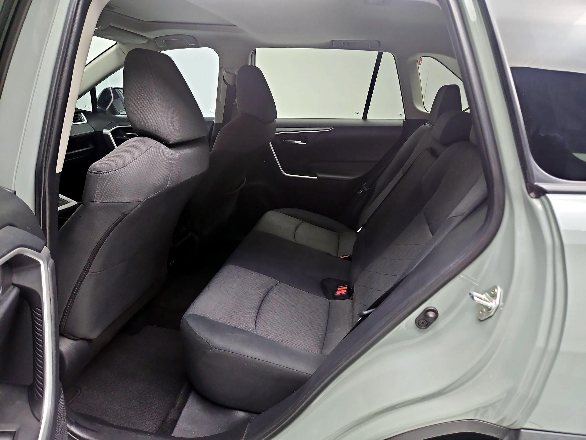 Thumbnail: 2019 Toyota RAV4 - 19