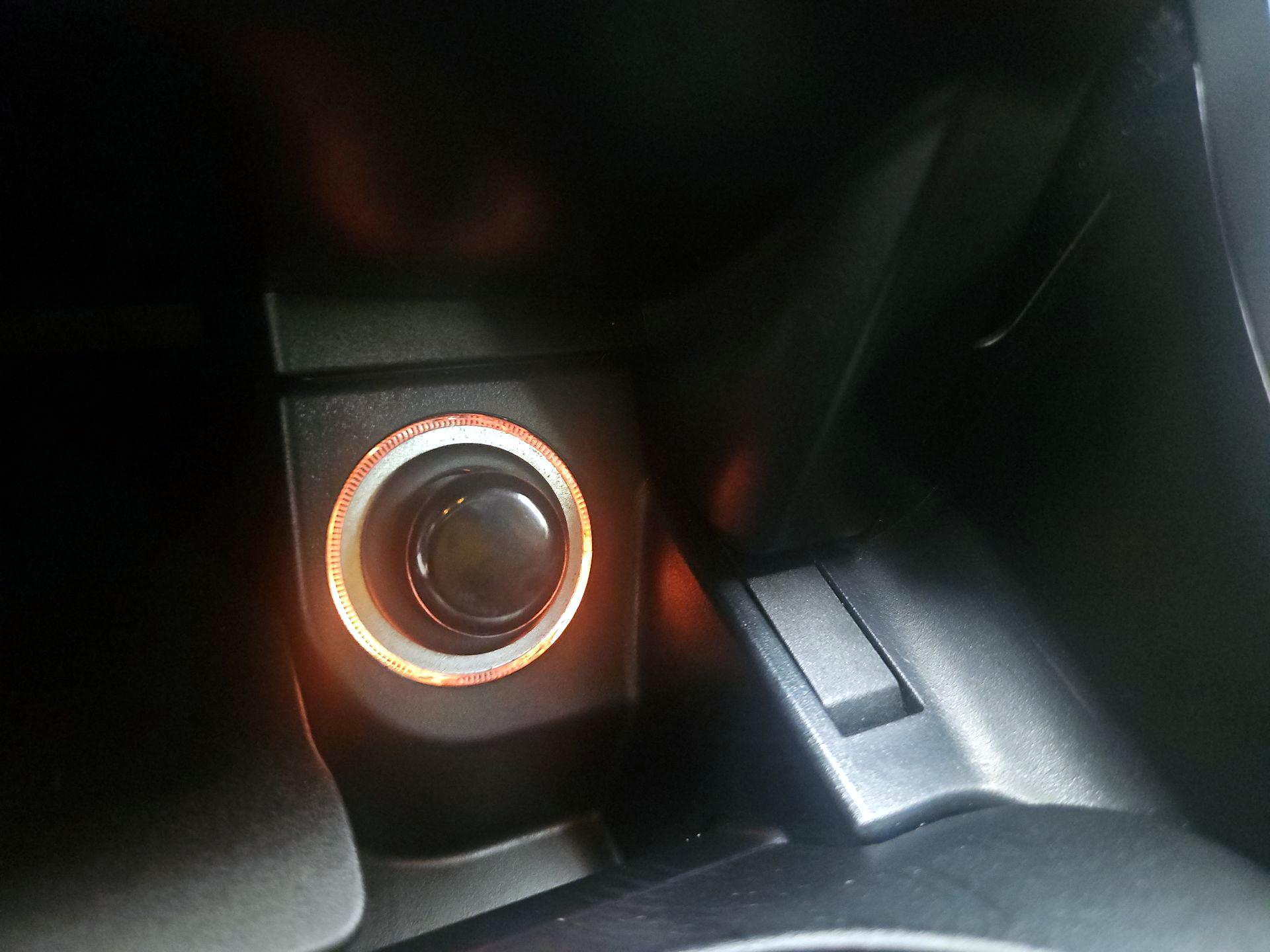 Thumbnail: 2018 Mercedes-Benz C-Class - 18