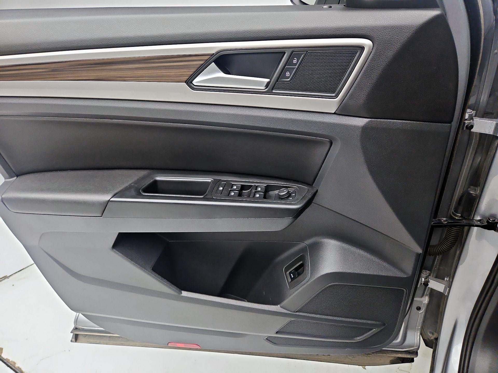 Thumbnail: 2021 Volkswagen Atlas - 12