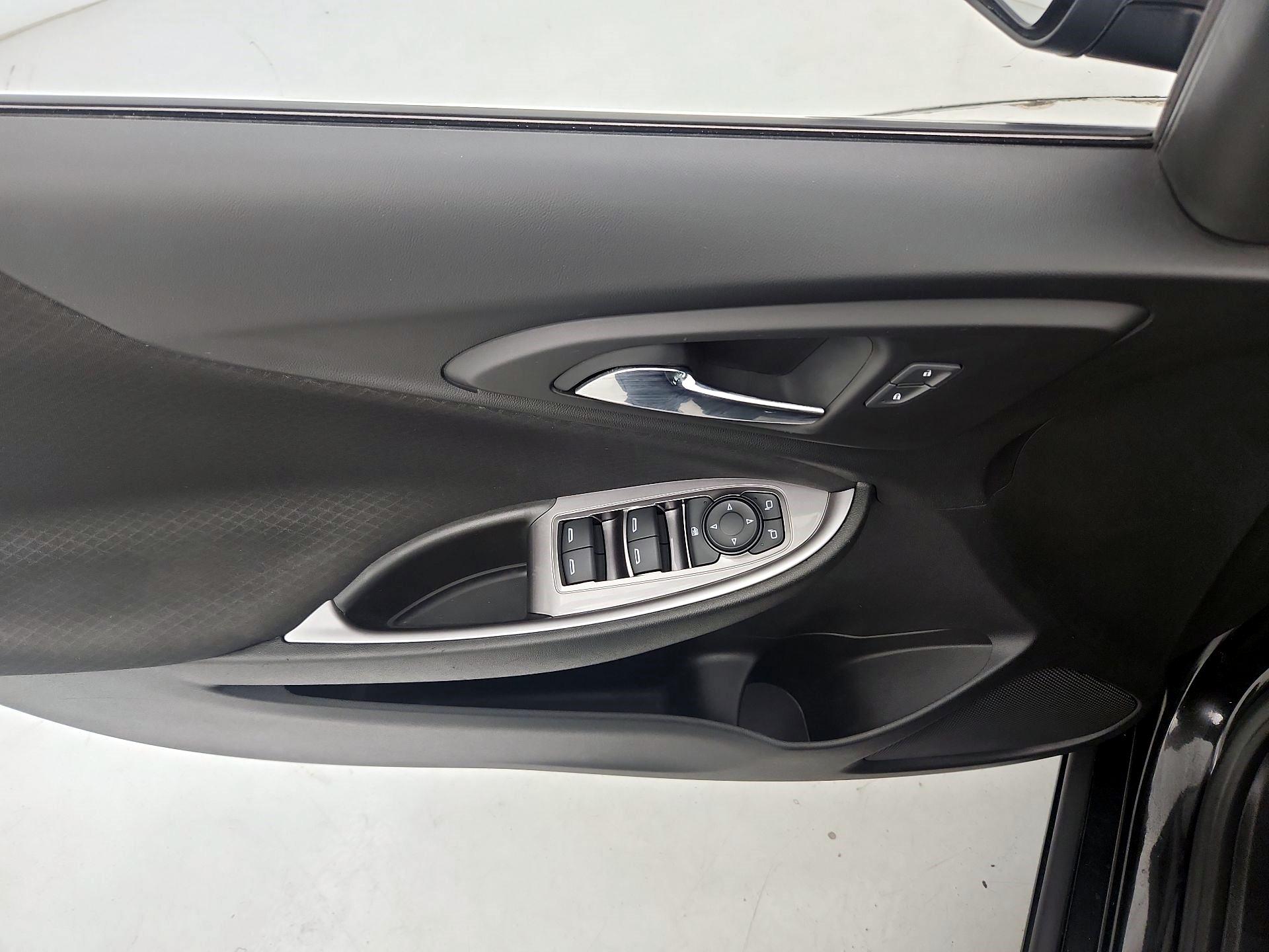 Thumbnail: 2021 Chevrolet Malibu - 12