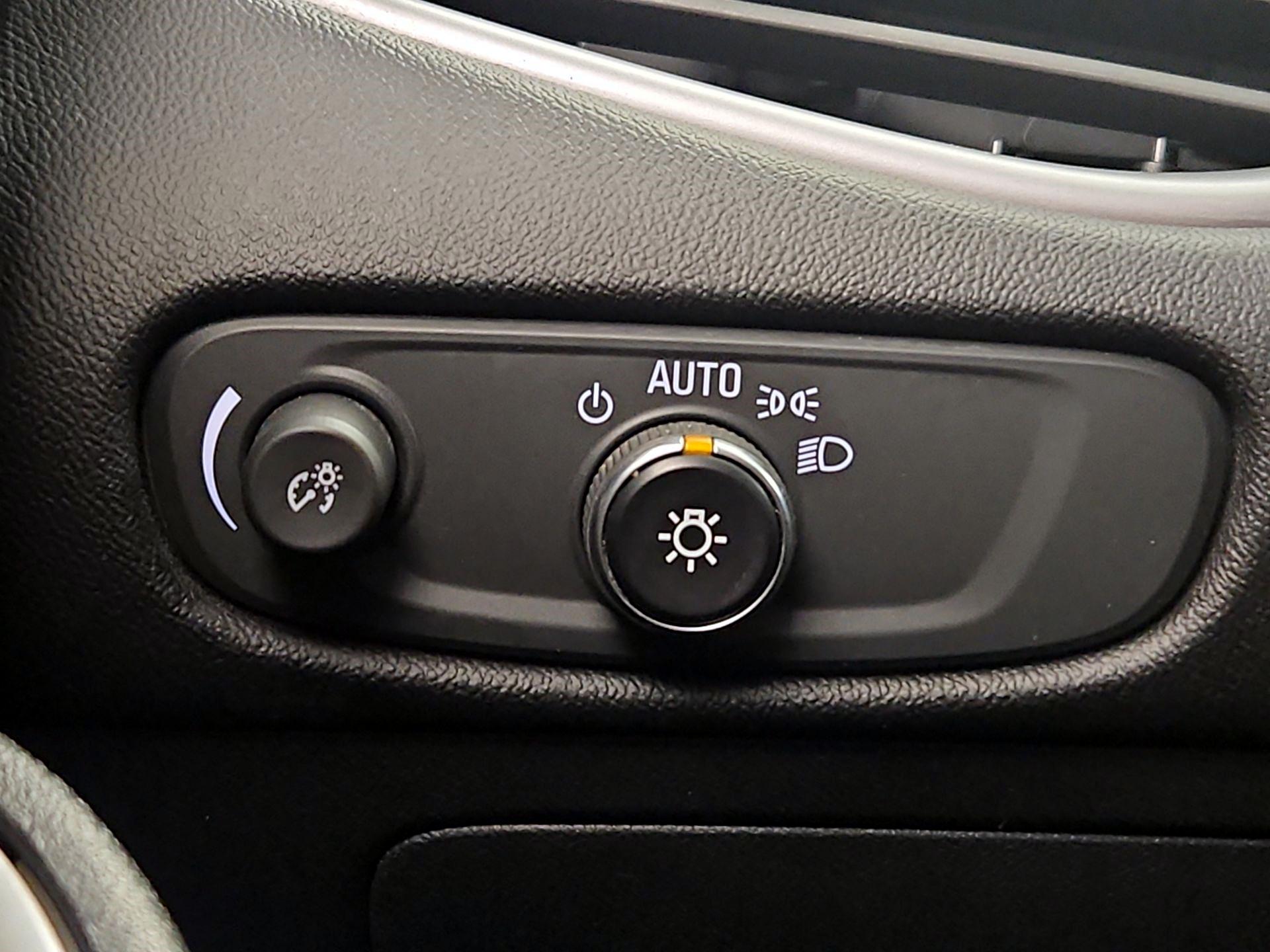 Thumbnail: 2021 Chevrolet Malibu - 13