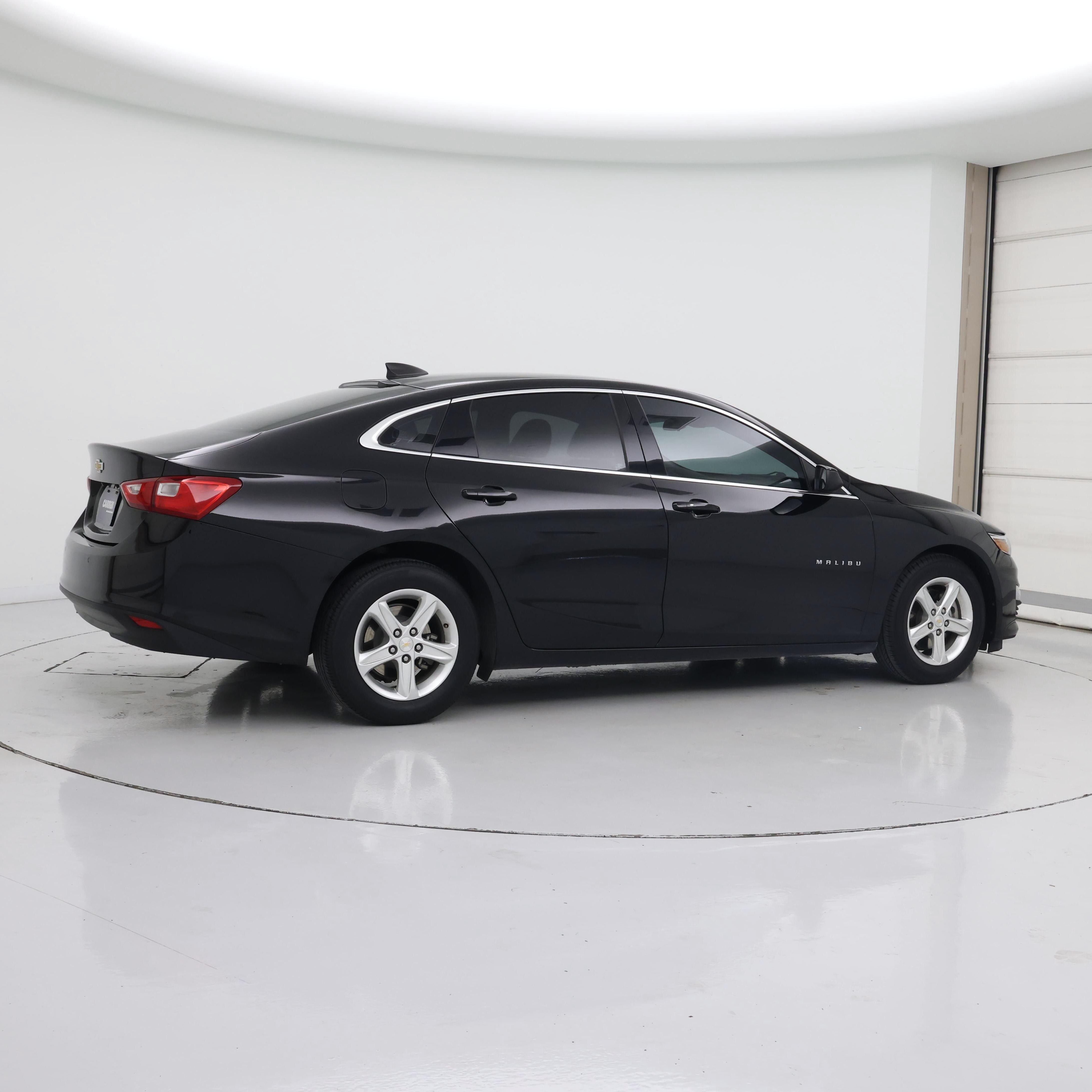 Thumbnail: 2021 Chevrolet Malibu - 4