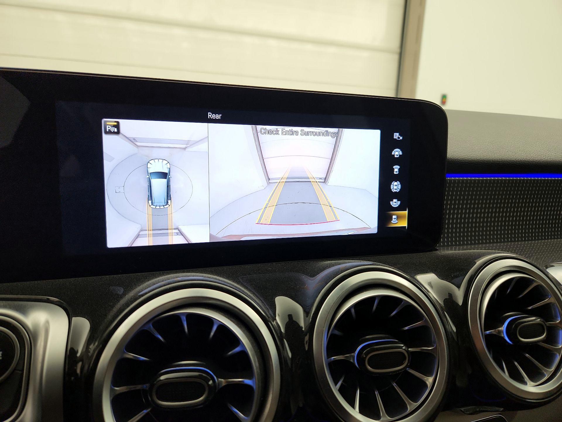 Thumbnail: 2022 Mercedes-Benz GLB - 14