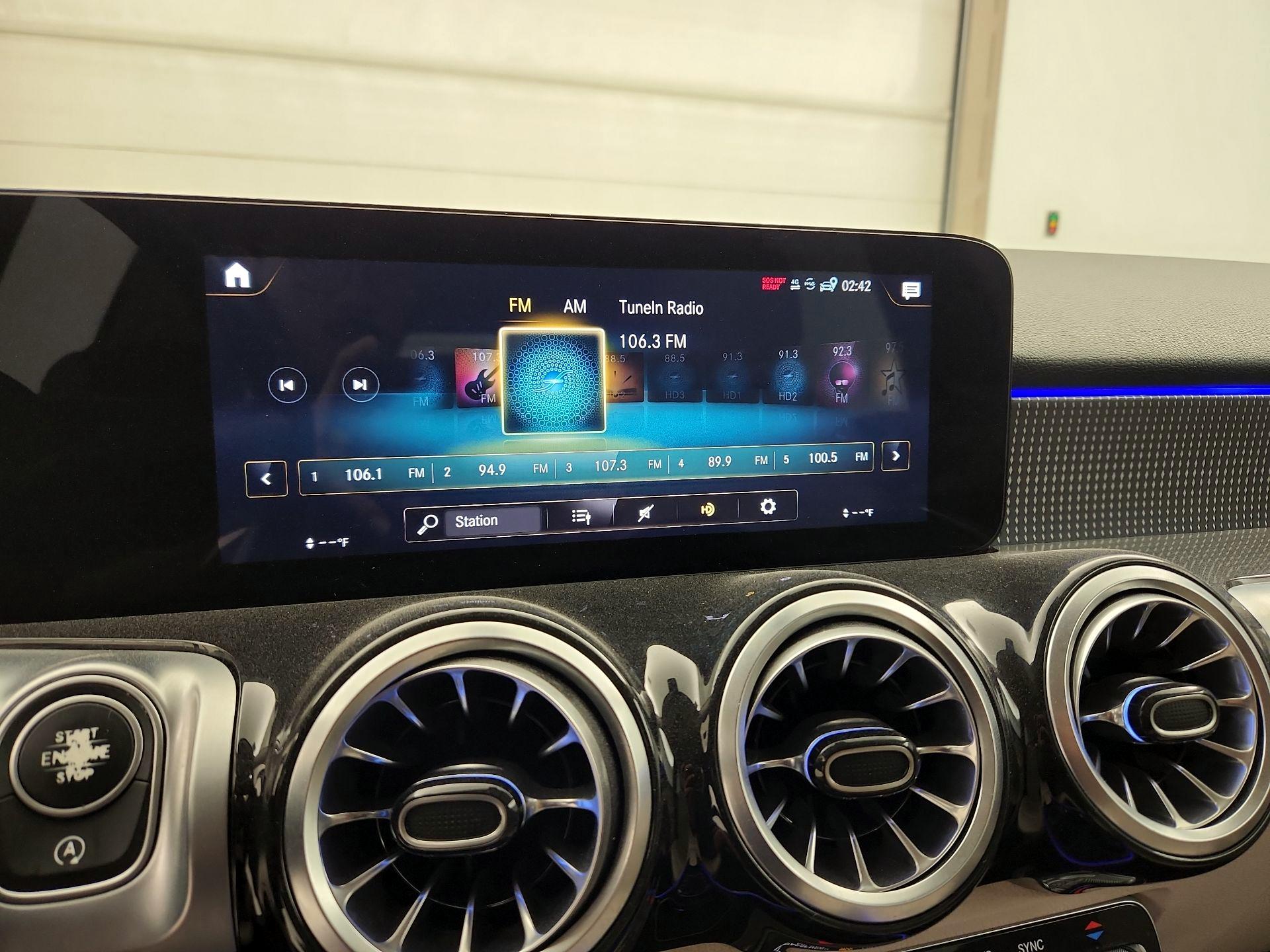 Thumbnail: 2022 Mercedes-Benz GLB - 15