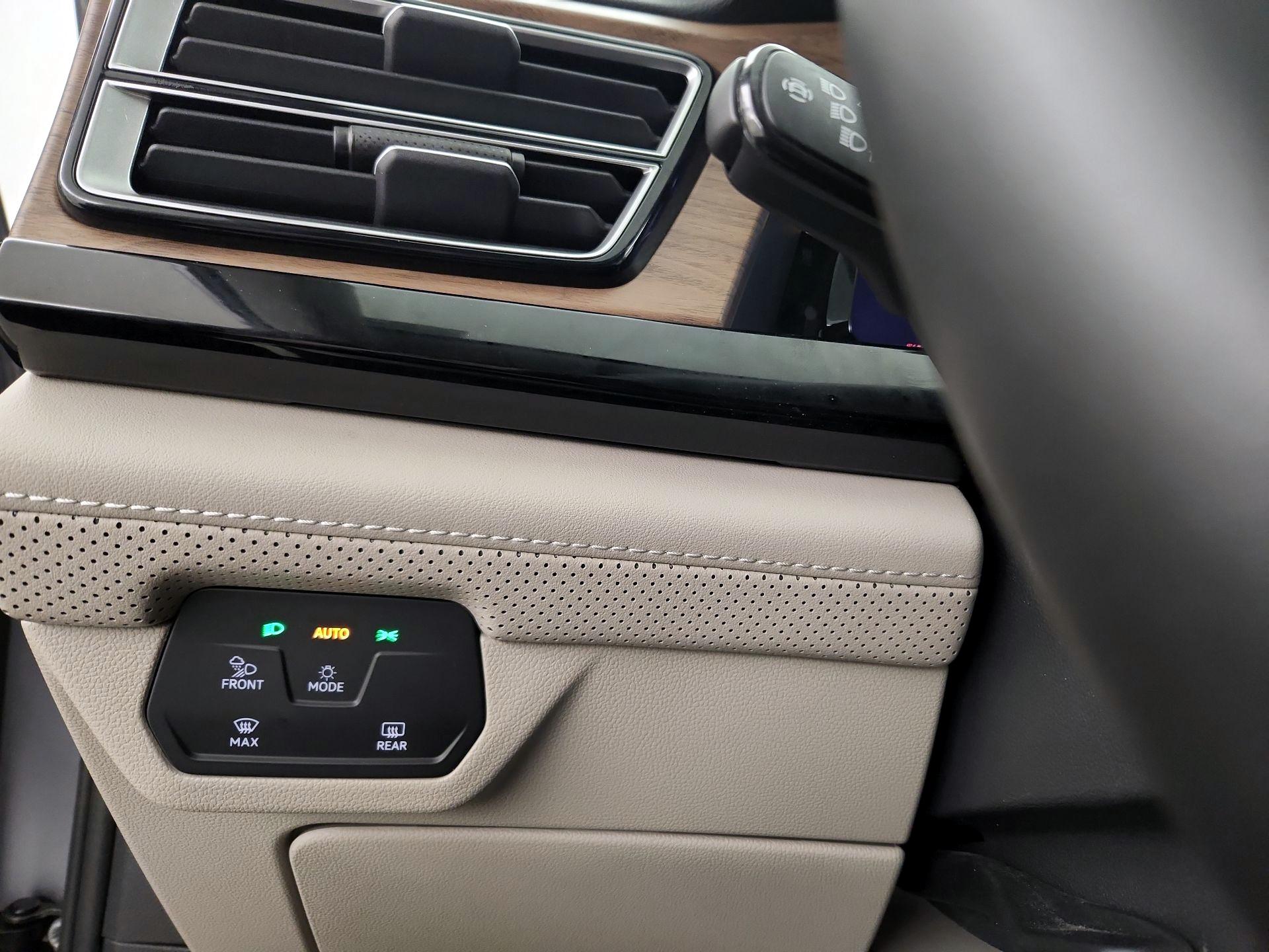 Thumbnail: 2024 Volkswagen Atlas - 13