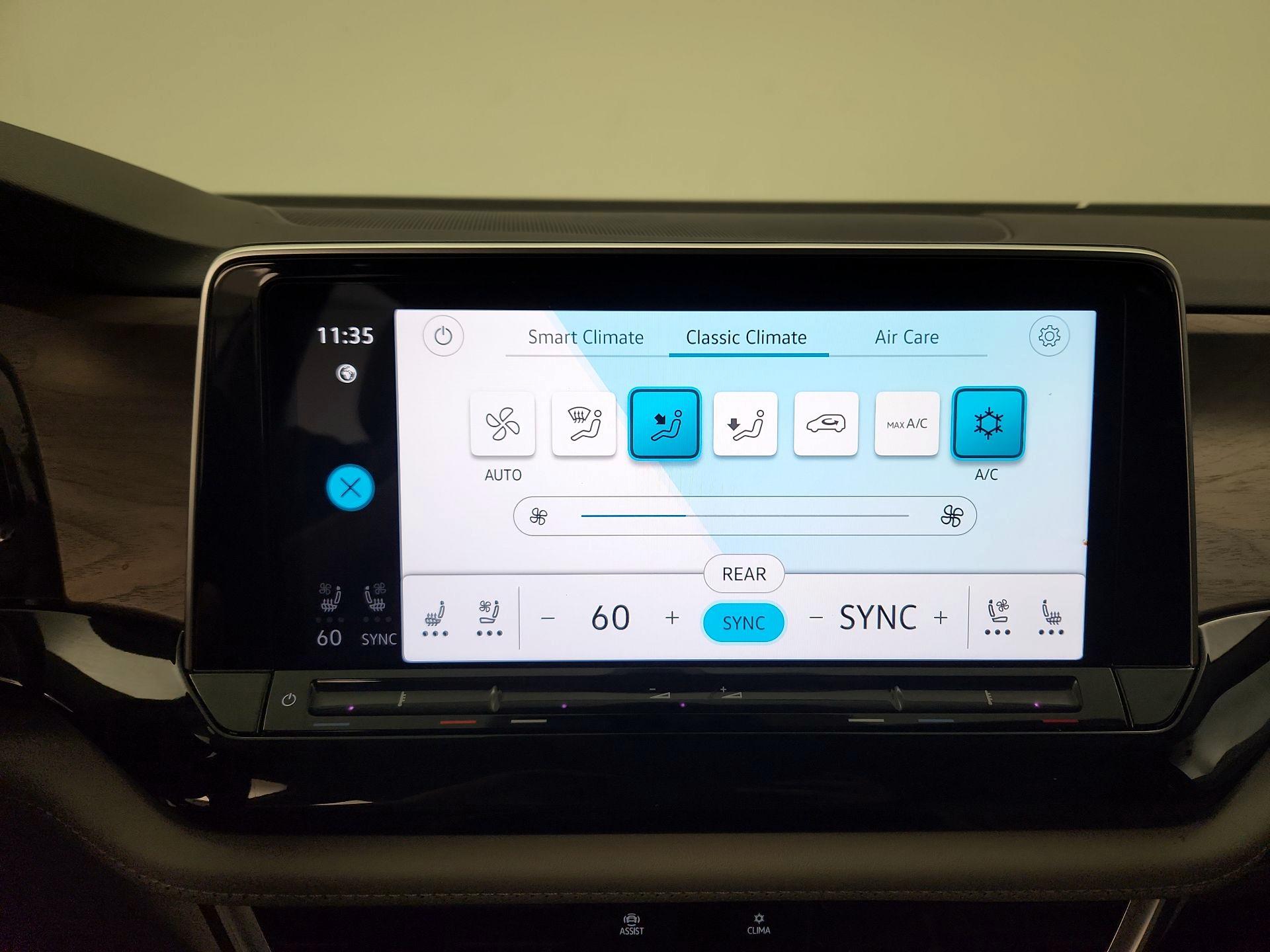 Thumbnail: 2024 Volkswagen Atlas - 16