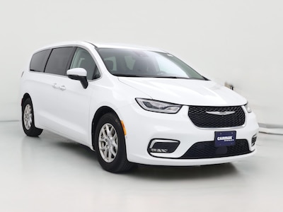 White 2023 Chrysler Pacifica Touring L
