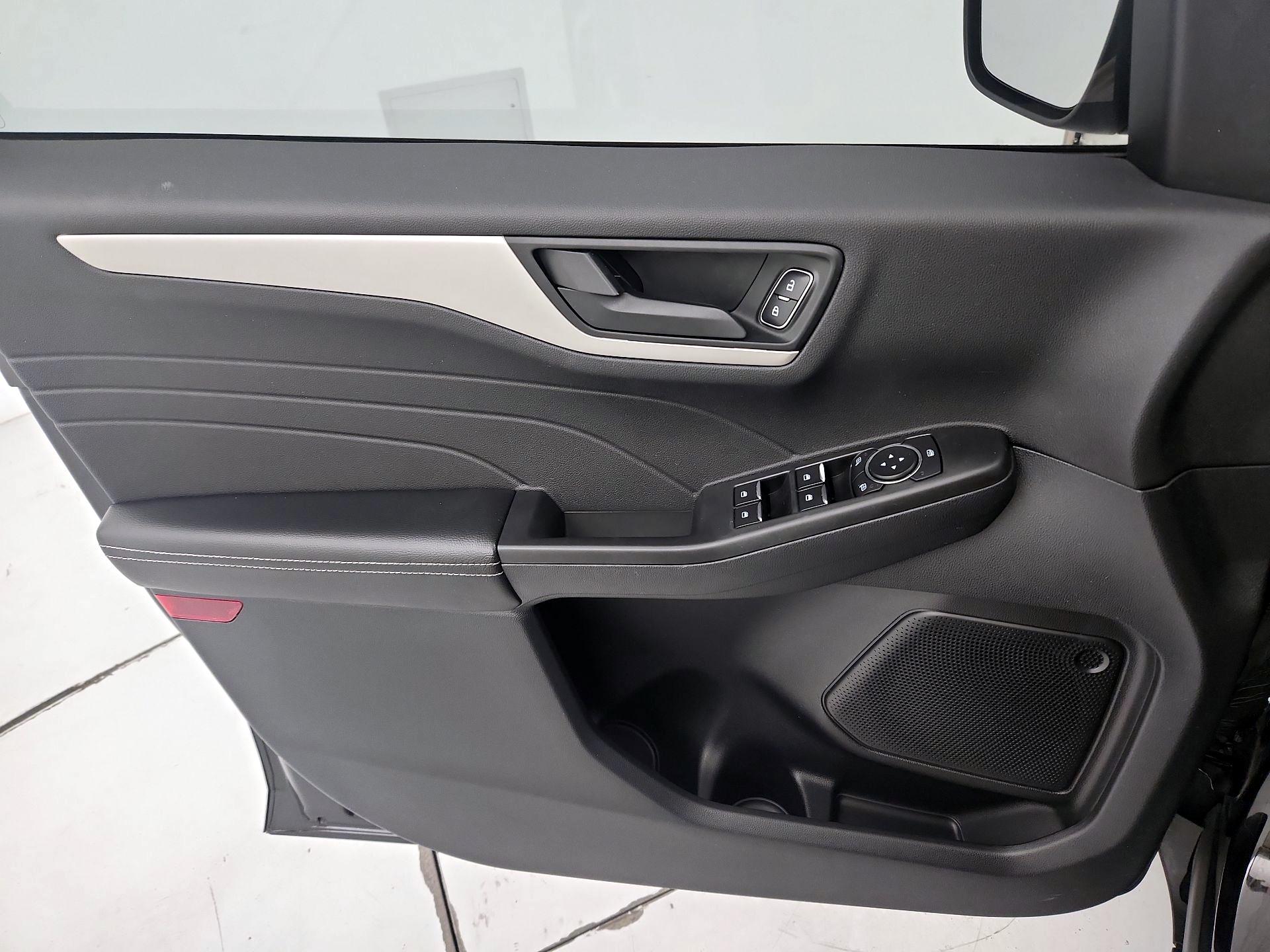 Thumbnail: 2022 Ford Escape - 12