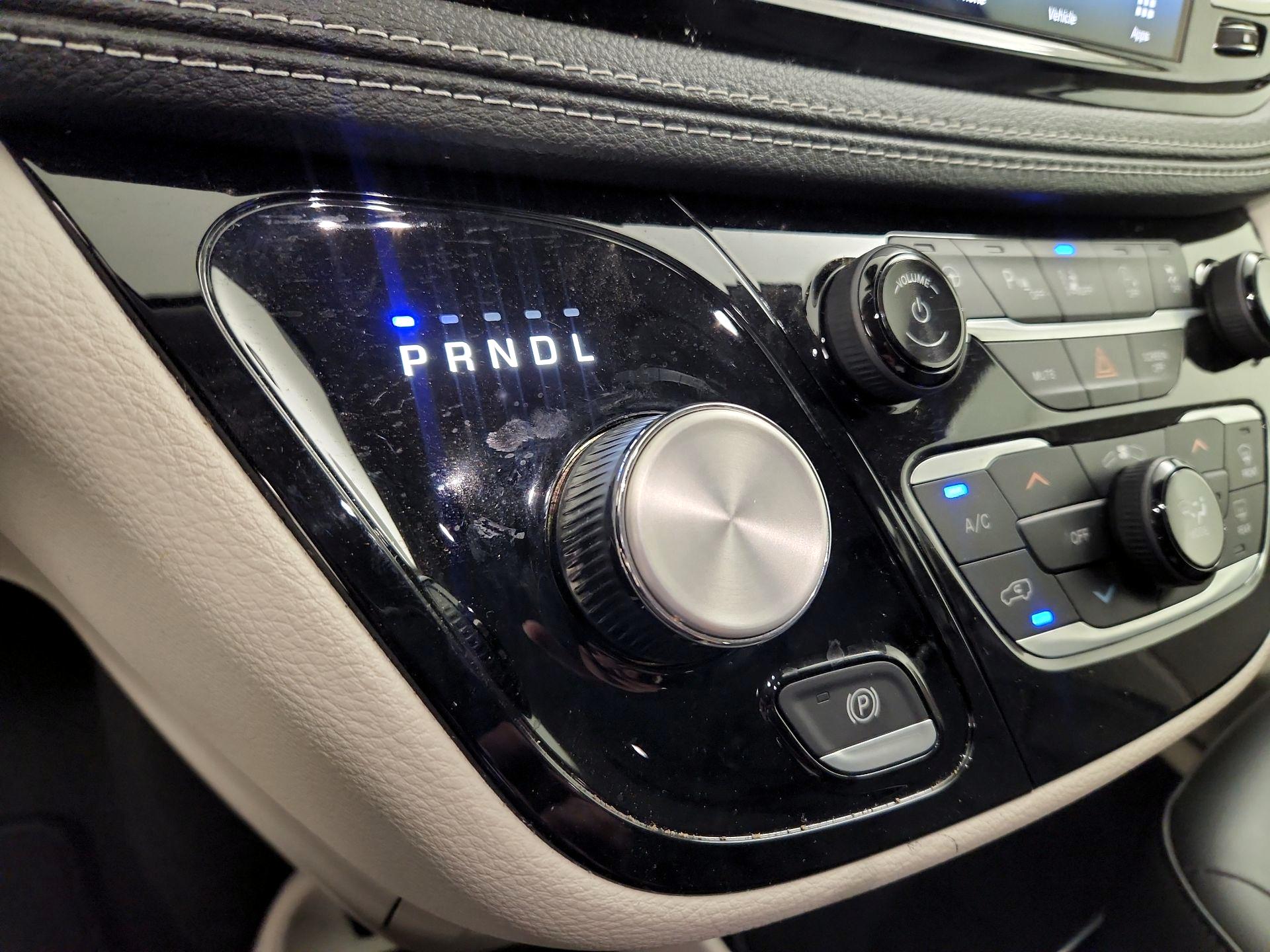 Thumbnail: 2023 Chrysler Pacifica - 17