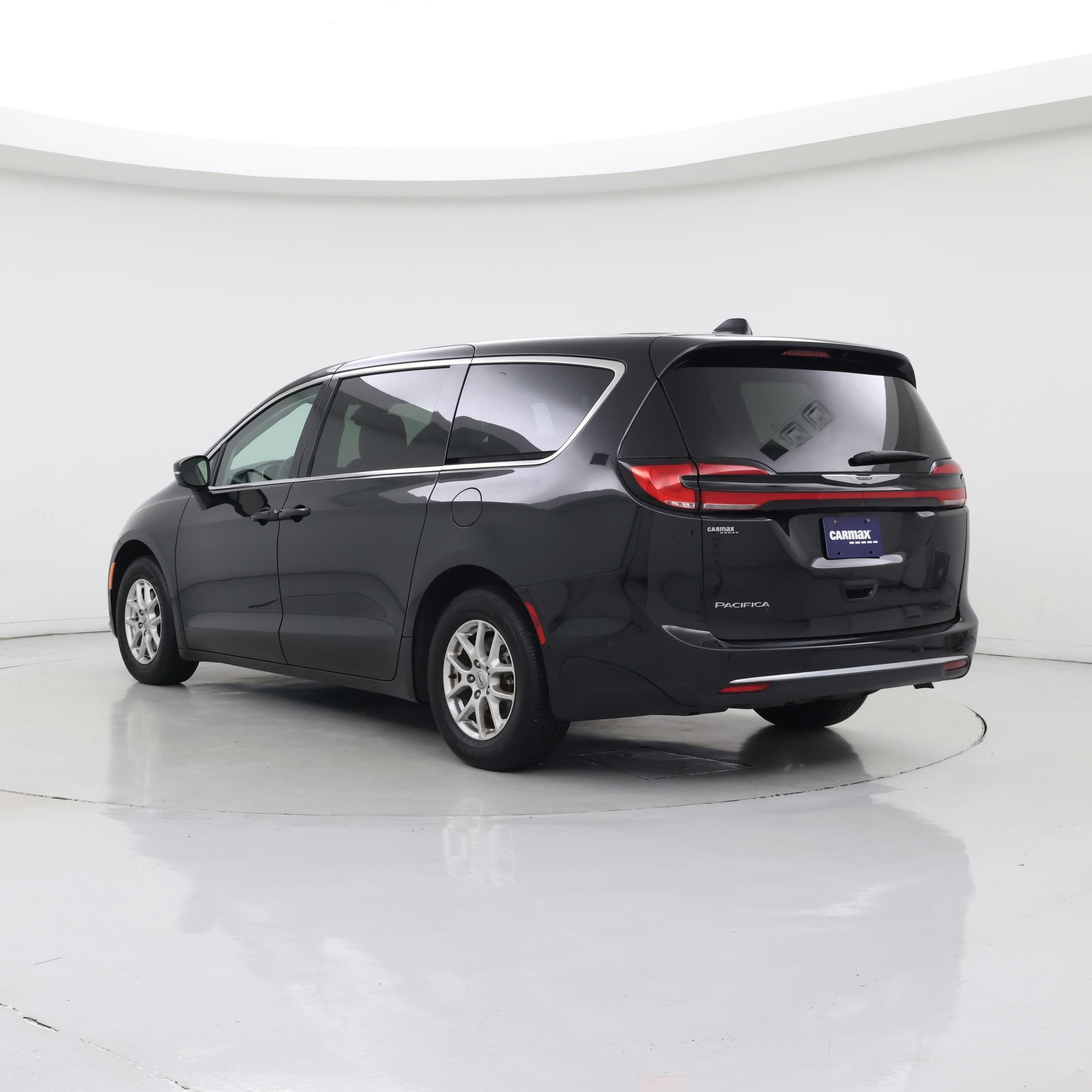 Thumbnail: 2023 Chrysler Pacifica - 2