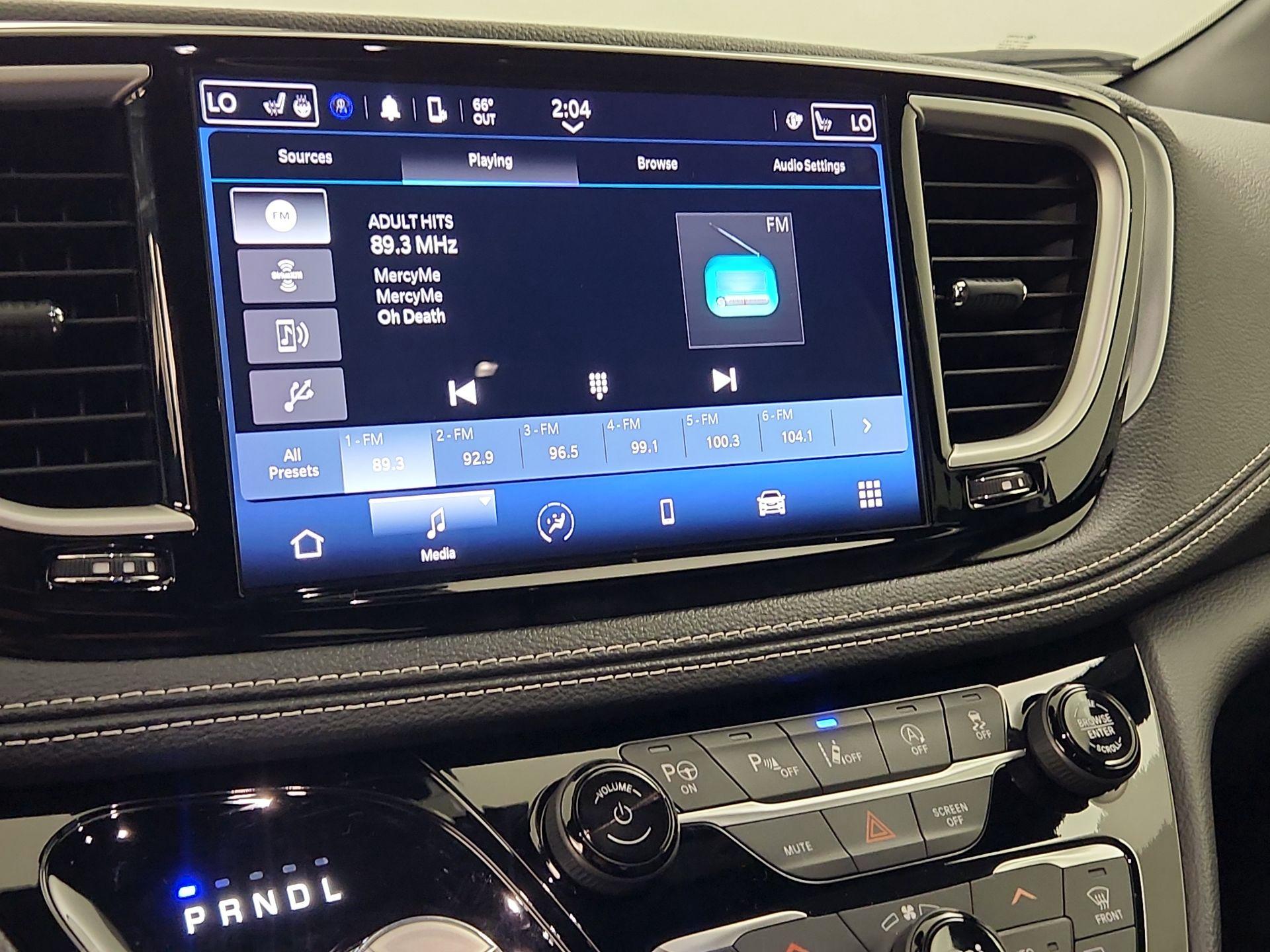 Thumbnail: 2023 Chrysler Pacifica - 15