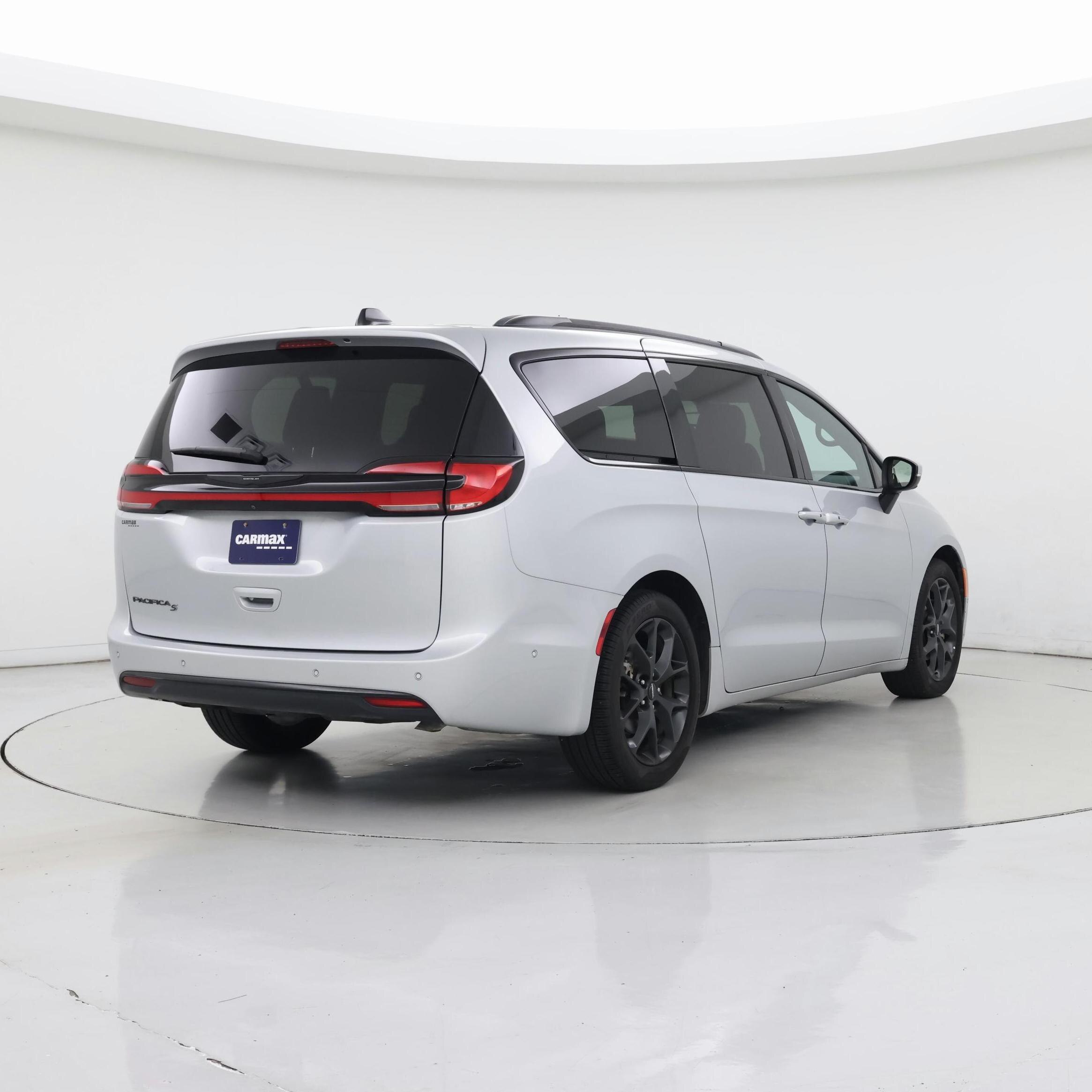 Thumbnail: 2023 Chrysler Pacifica - 8