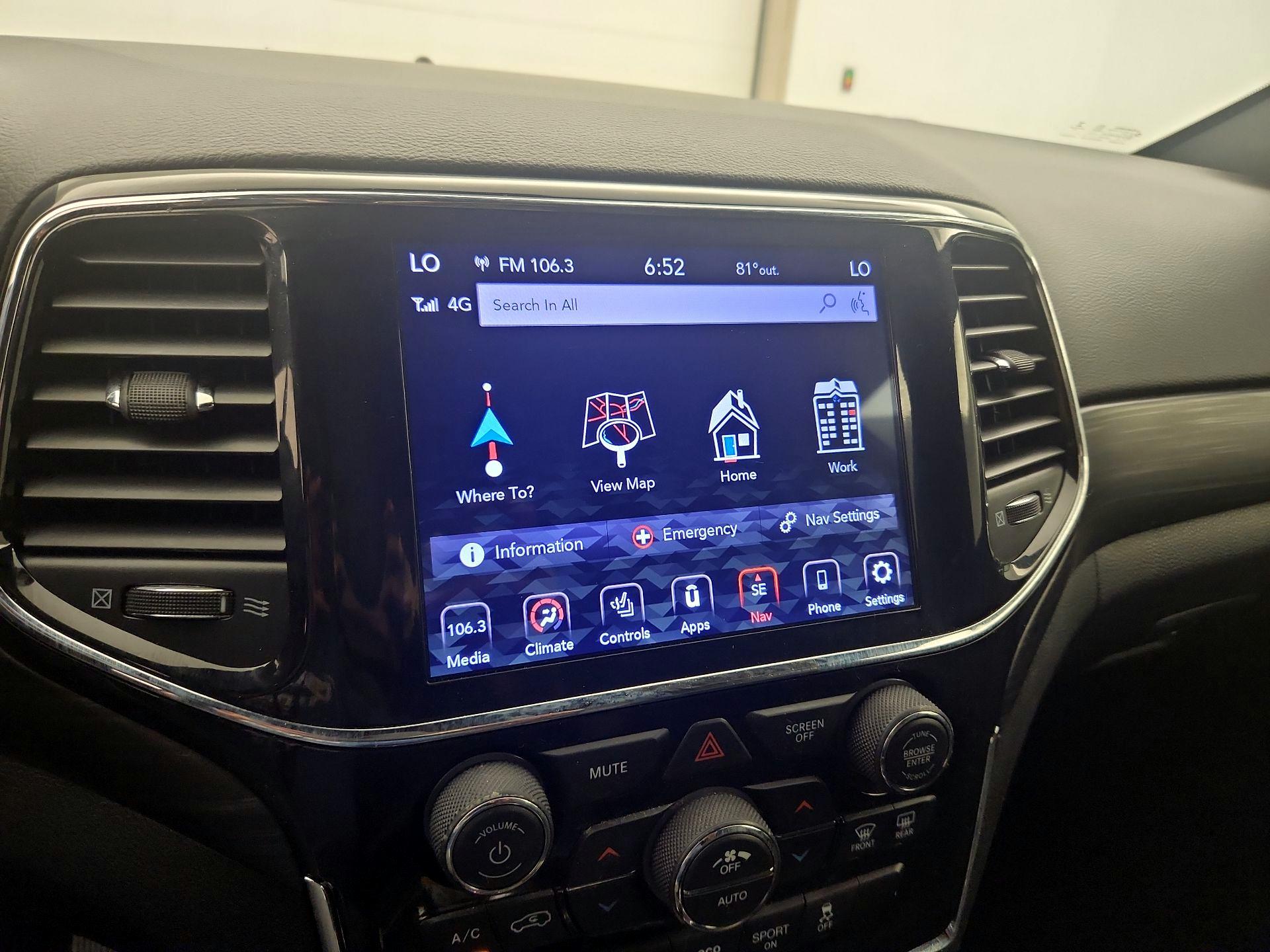 Thumbnail: 2021 Jeep Grand Cherokee - 14