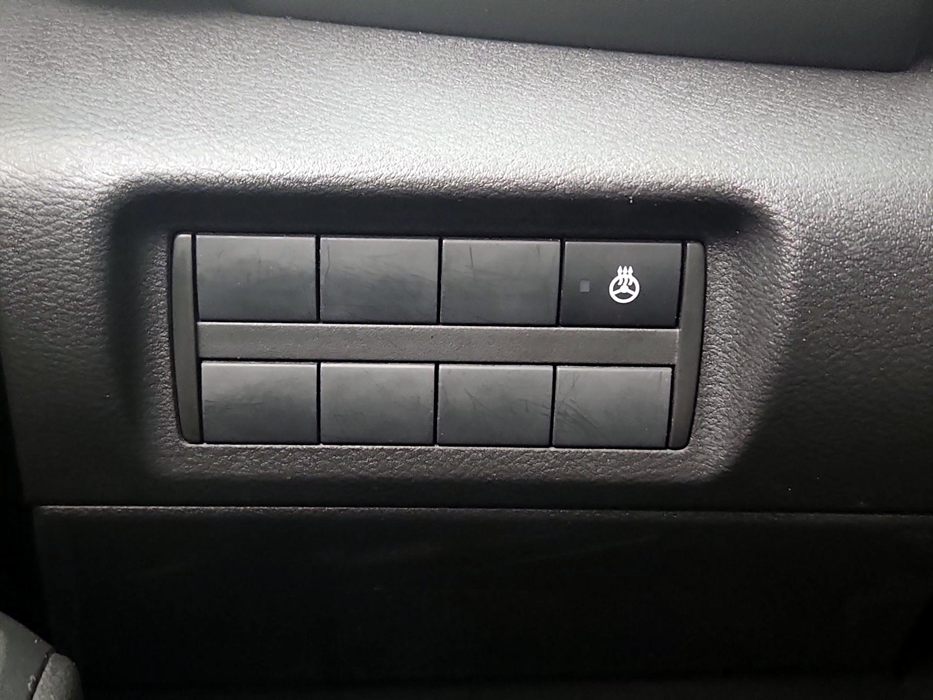 Thumbnail: 2023 Nissan Kicks - 13