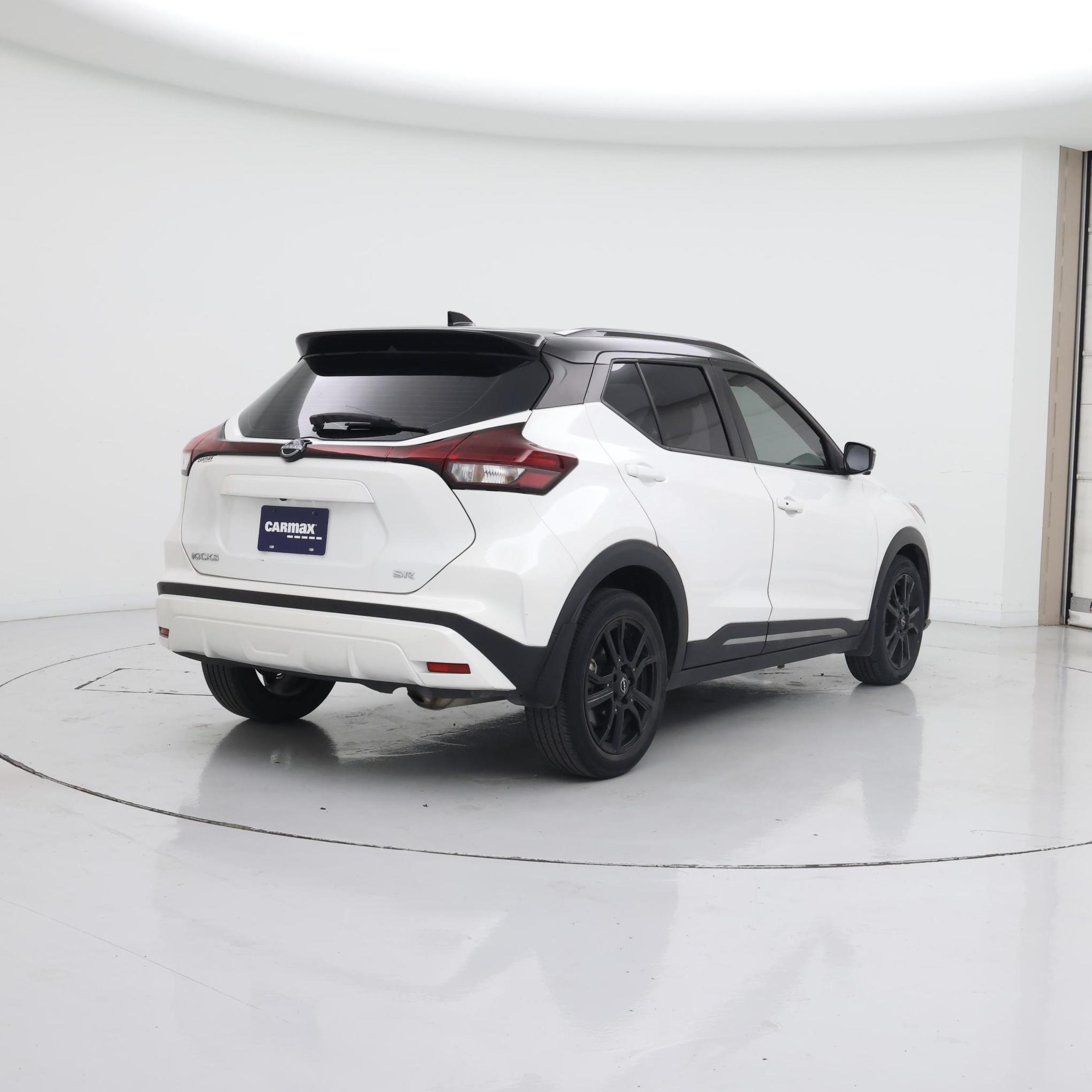 Thumbnail: 2023 Nissan Kicks - 8