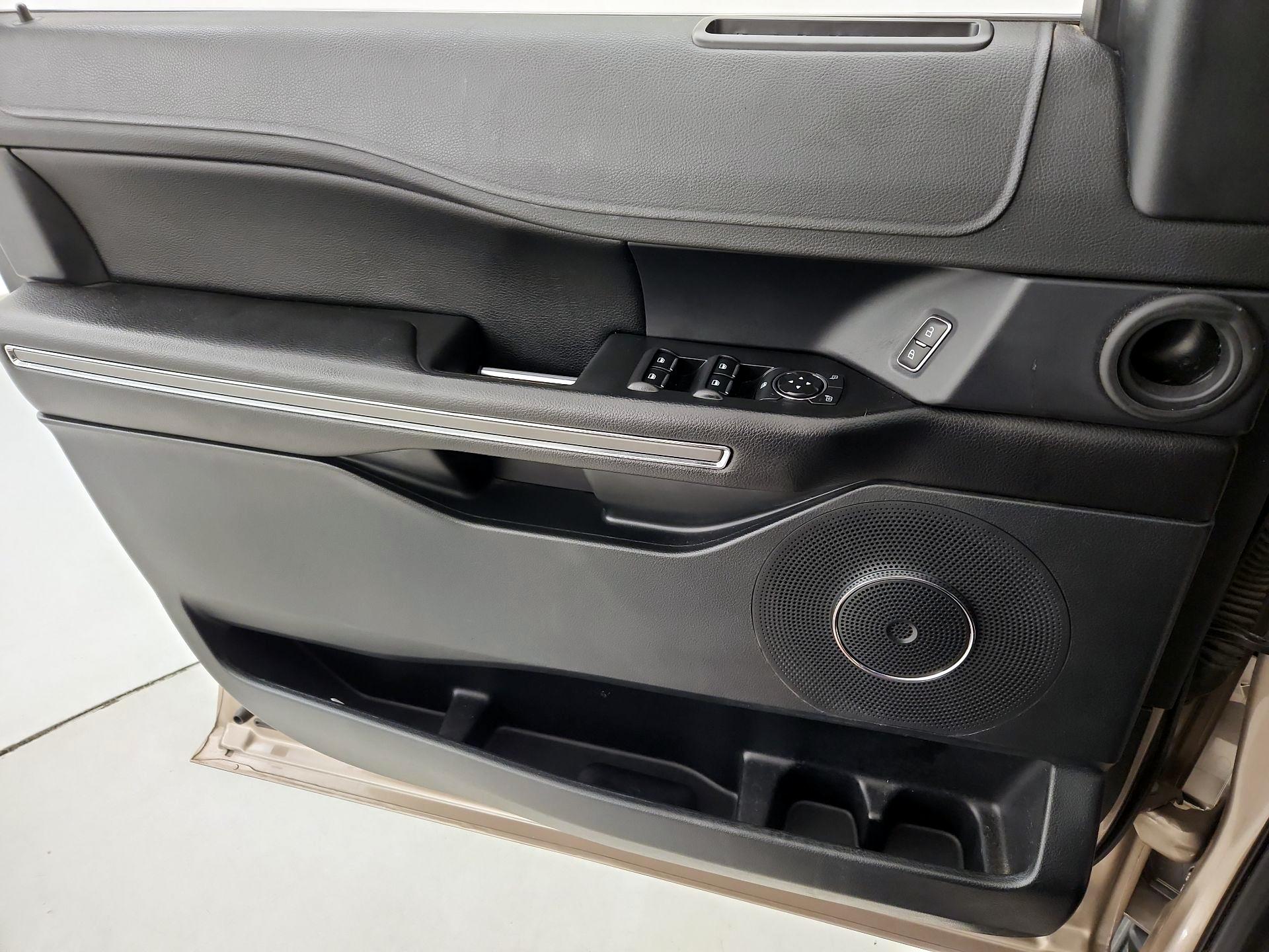 Thumbnail: 2020 Ford Expedition - 12