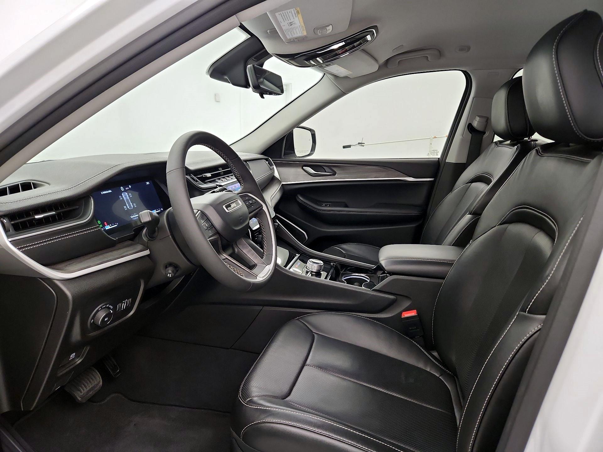 Thumbnail: 2023 Jeep Grand Cherokee - 11