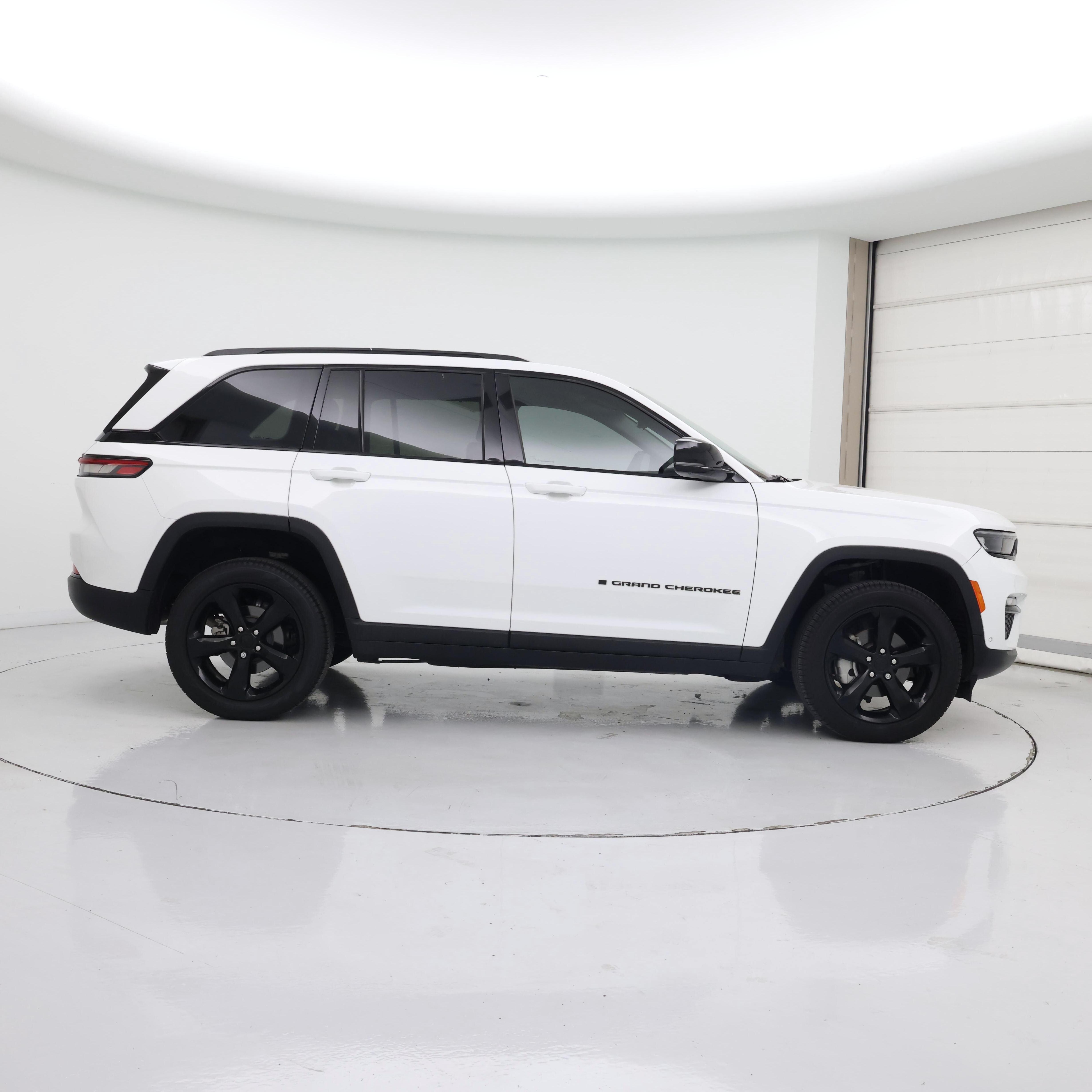 Thumbnail: 2023 Jeep Grand Cherokee - 7