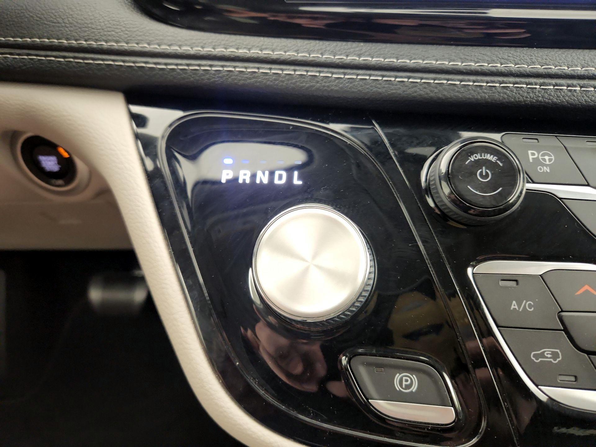 Thumbnail: 2023 Chrysler Pacifica - 17