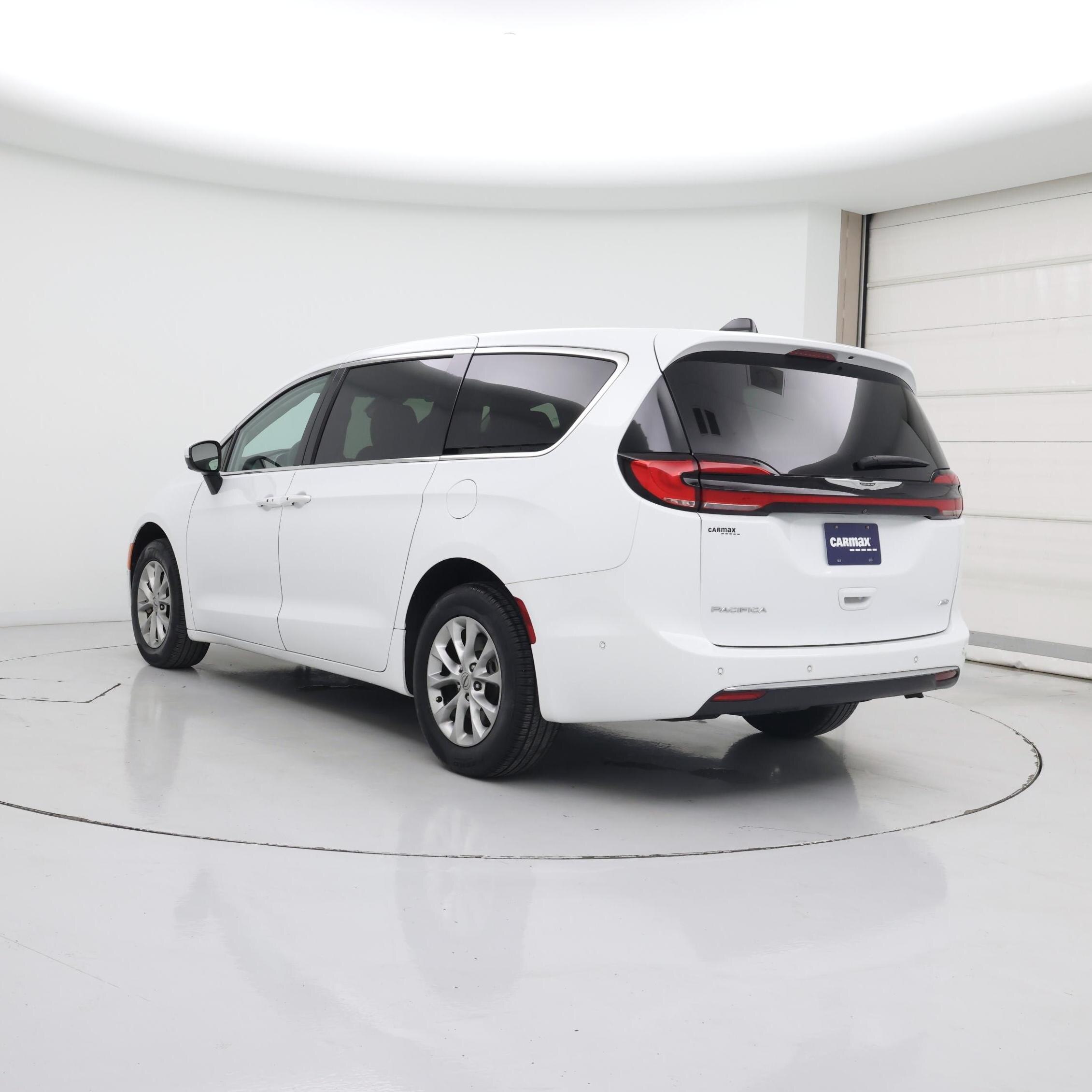 Thumbnail: 2023 Chrysler Pacifica - 2