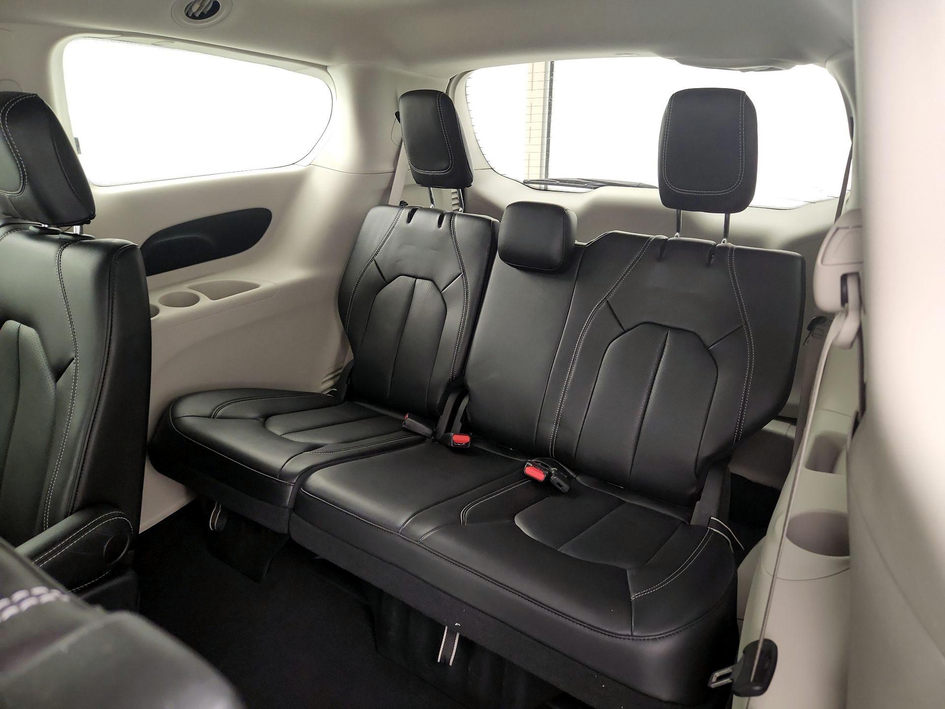 Thumbnail: 2023 Chrysler Pacifica - 20